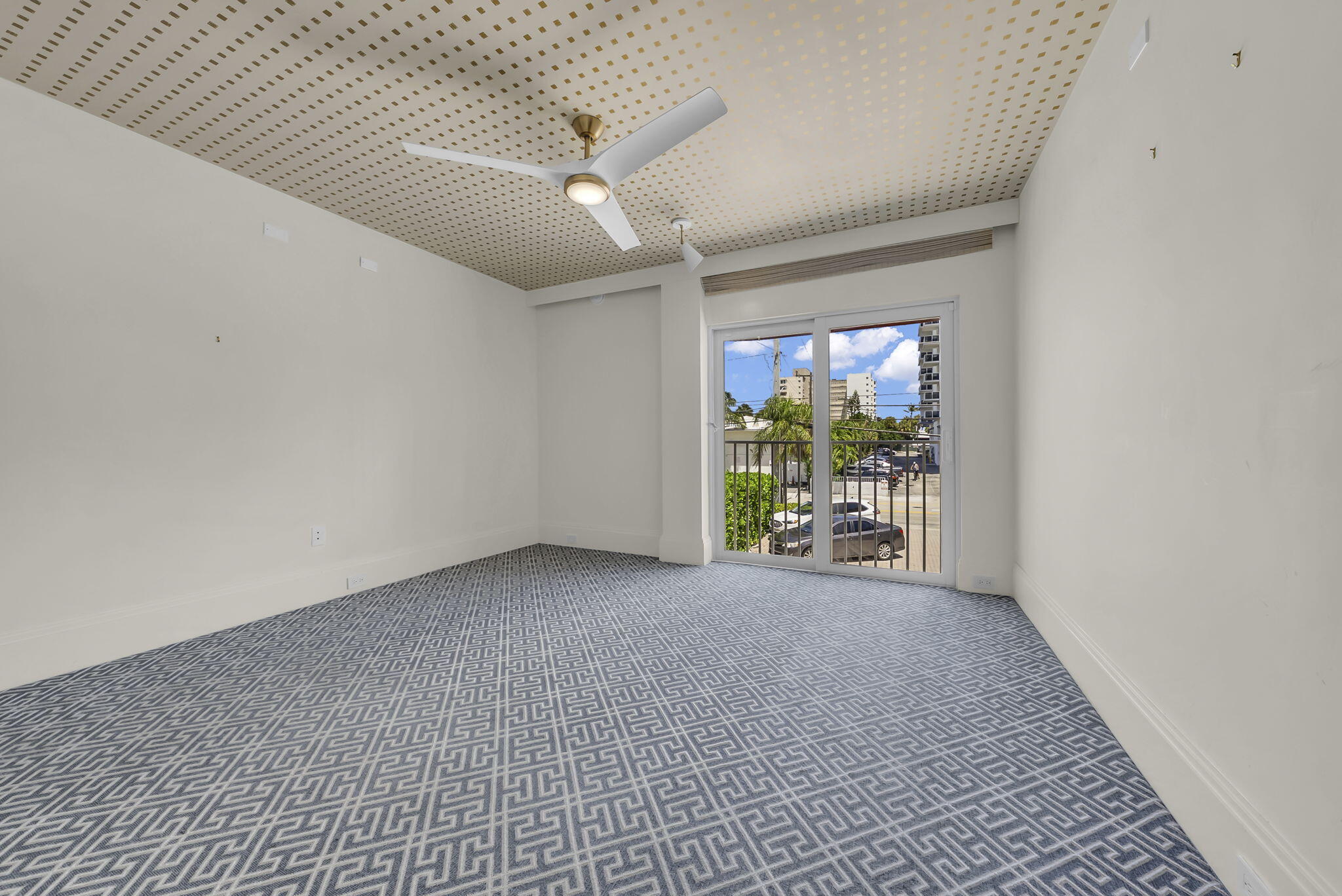 341 N Birch Road Unit 206