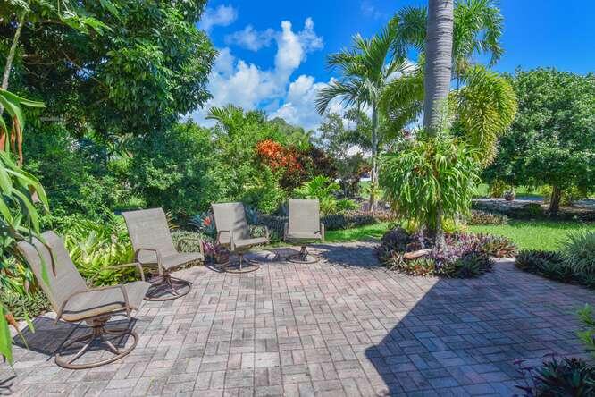 437 French Royale Circle