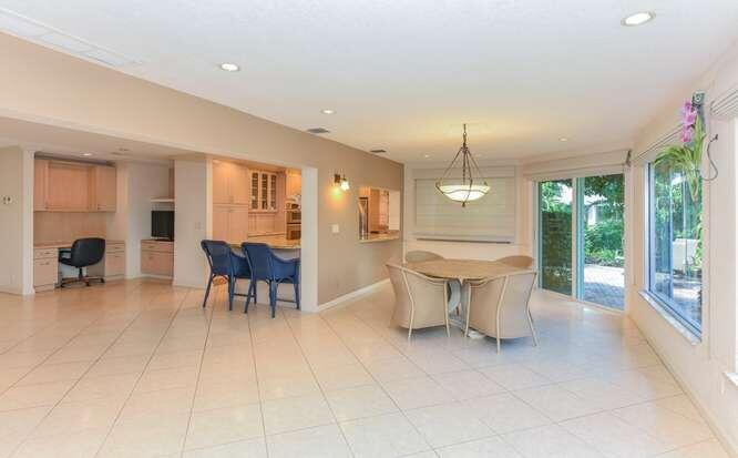 437 French Royale Circle