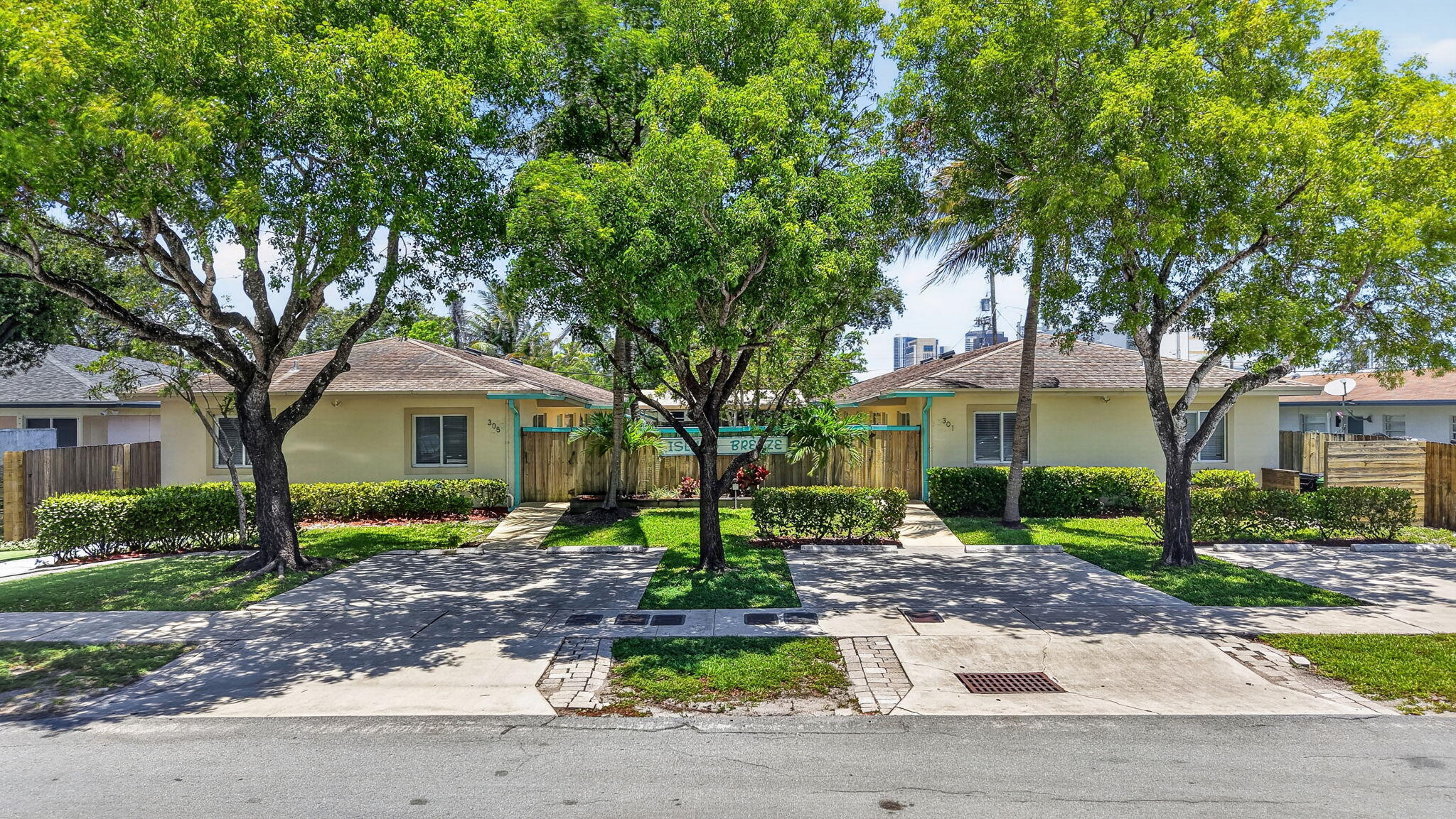 305 SW 16th Street