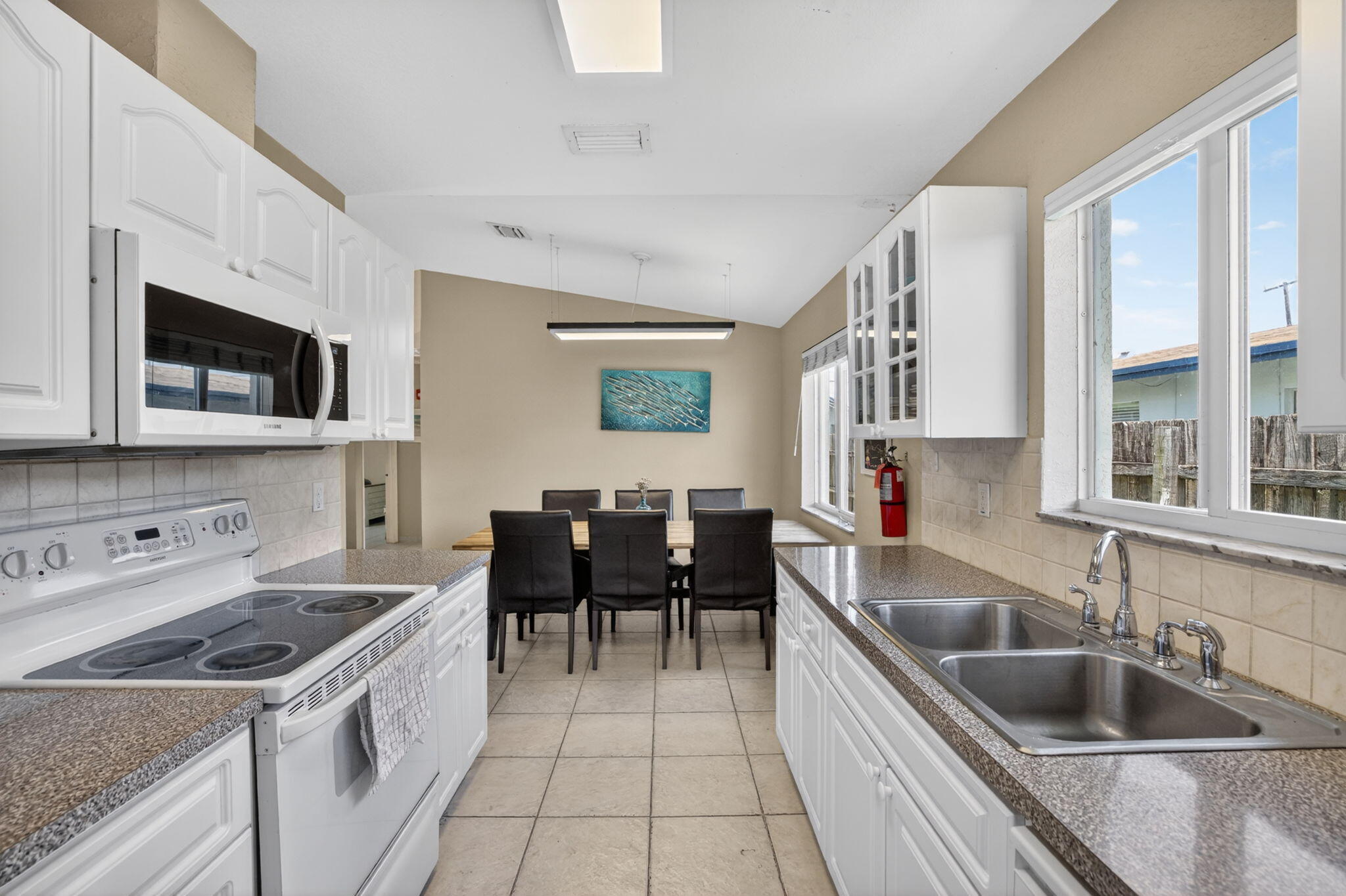 305 SW 16th Street