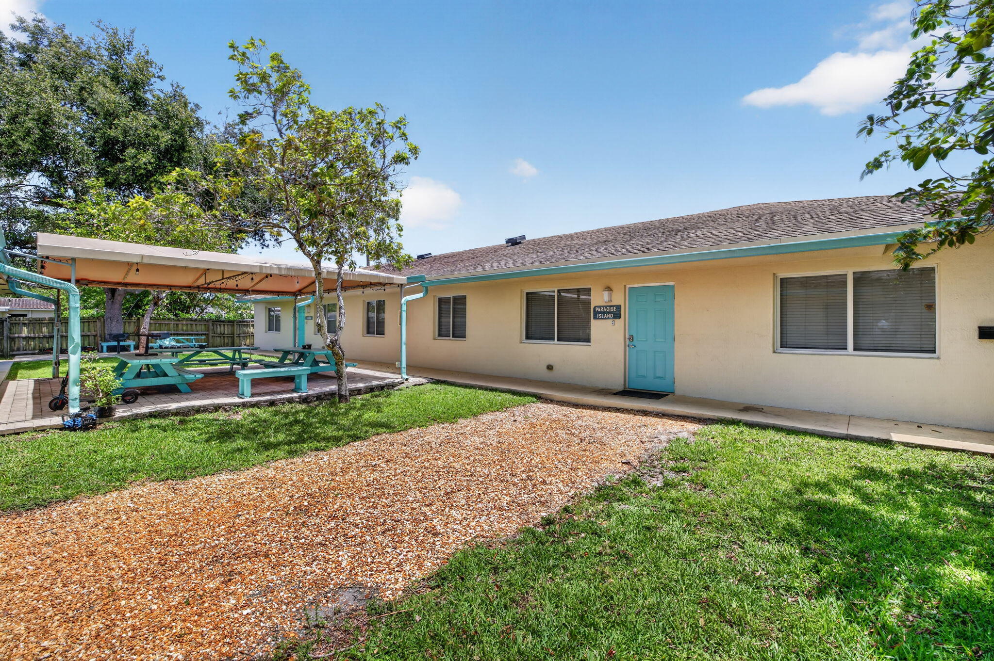 305 SW 16th Street
