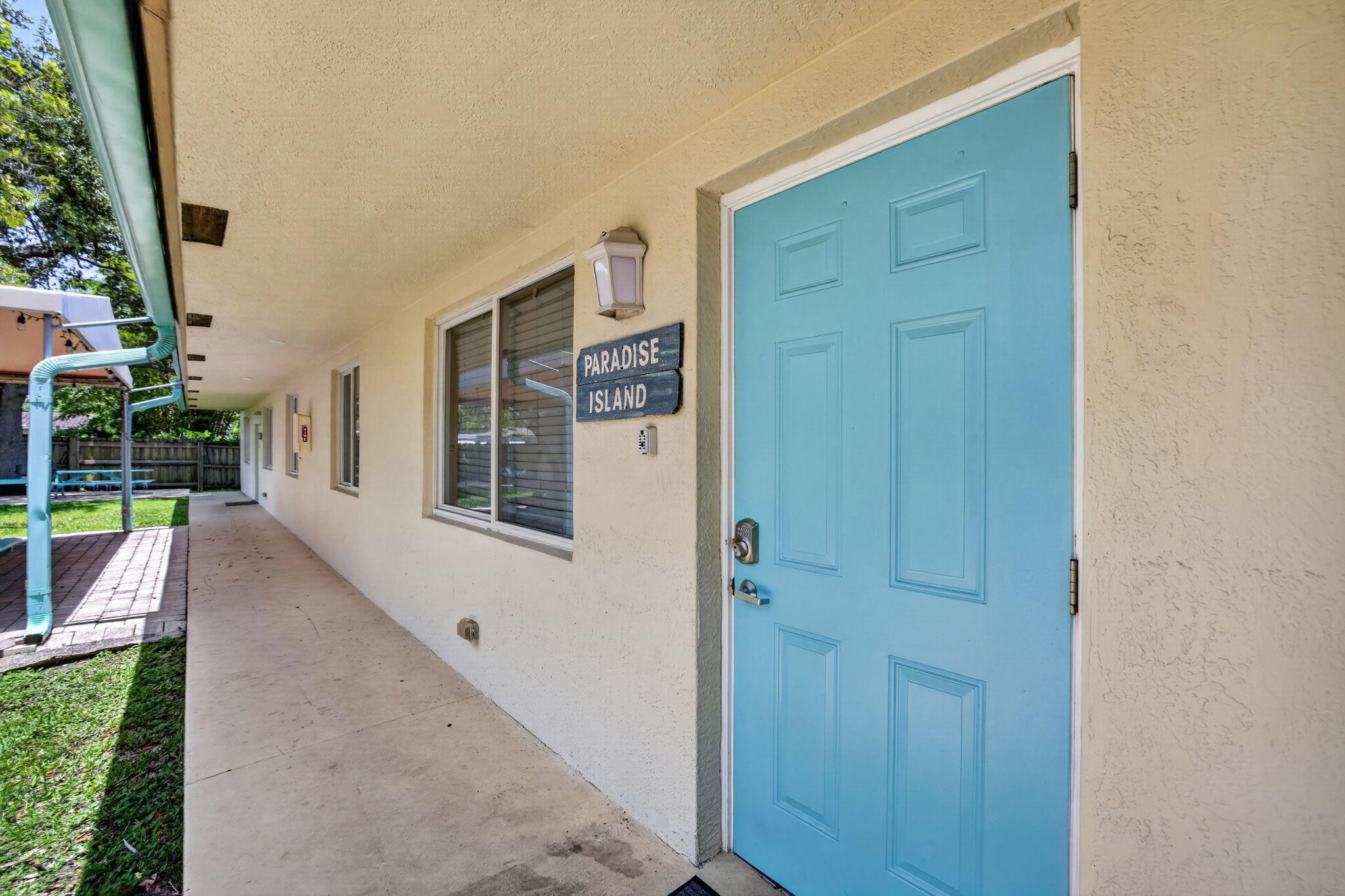 305 SW 16th Street