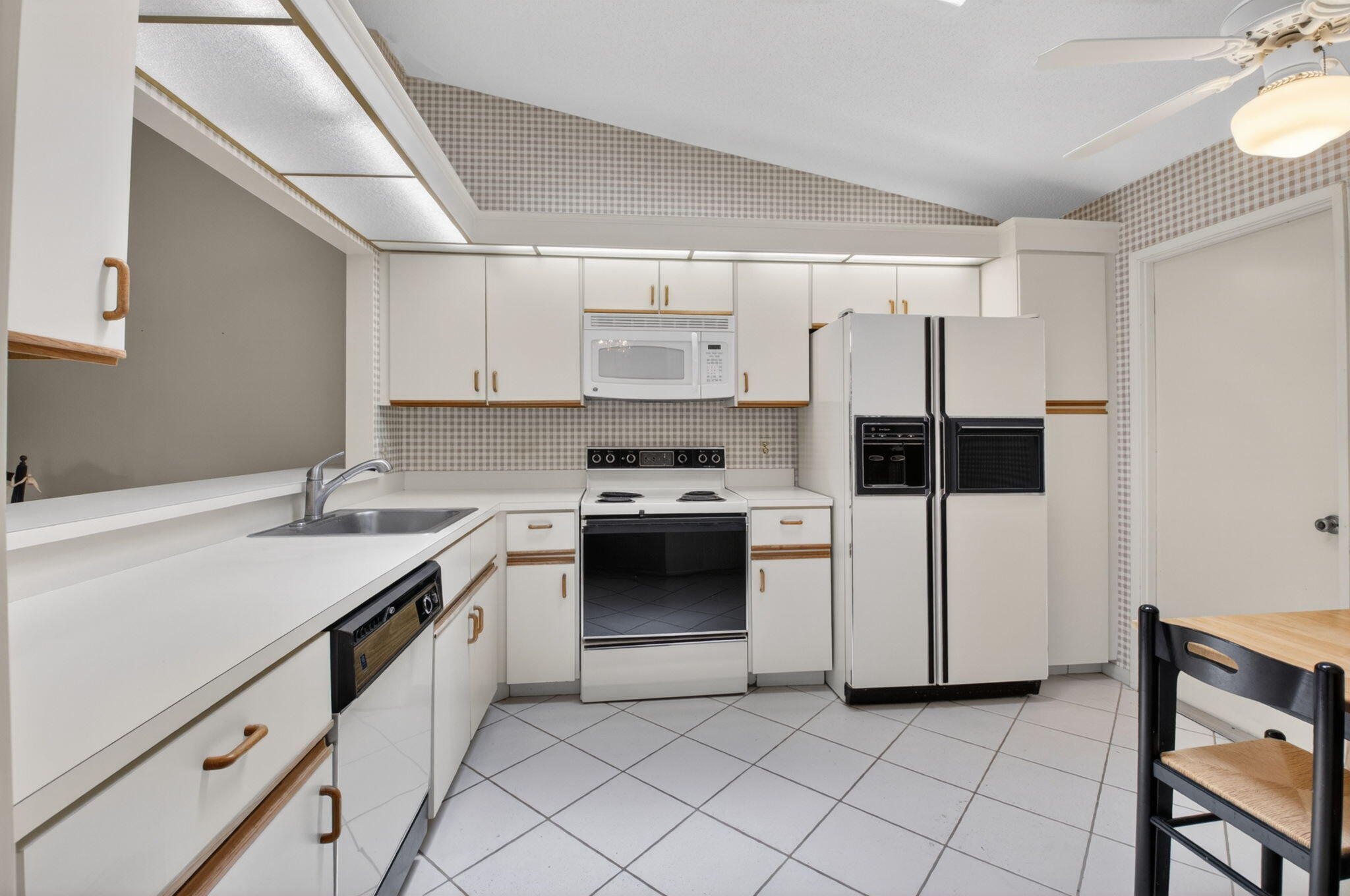 10939 Roebelini Palm Court A