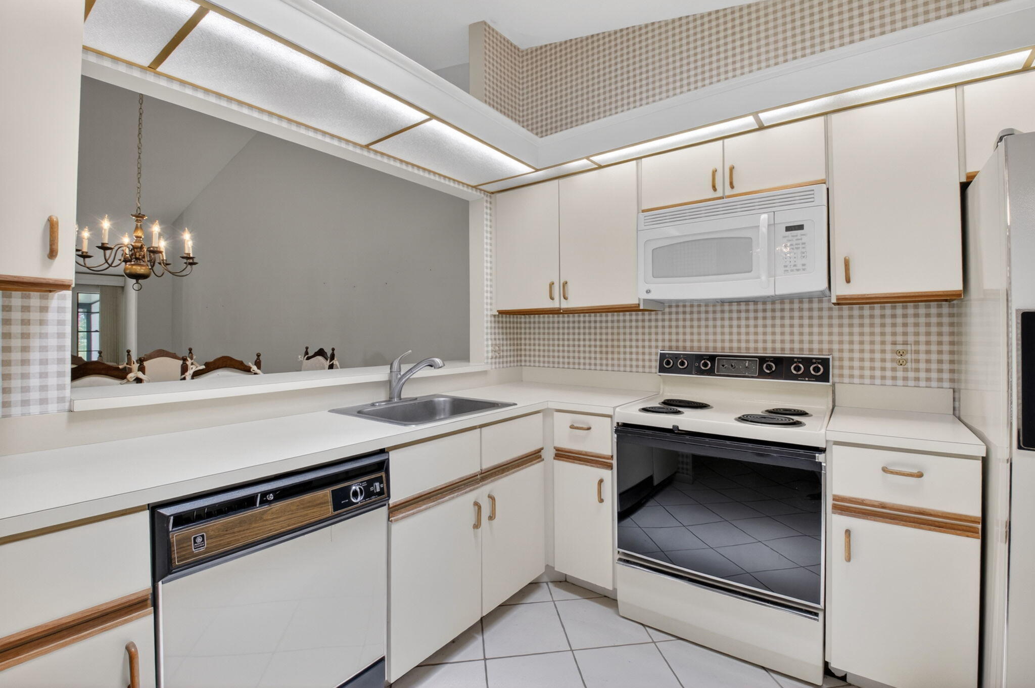 10939 Roebelini Palm Court A