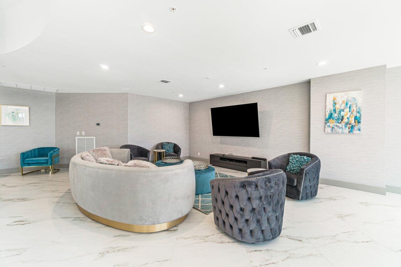 5200 N Ocean Drive 102
