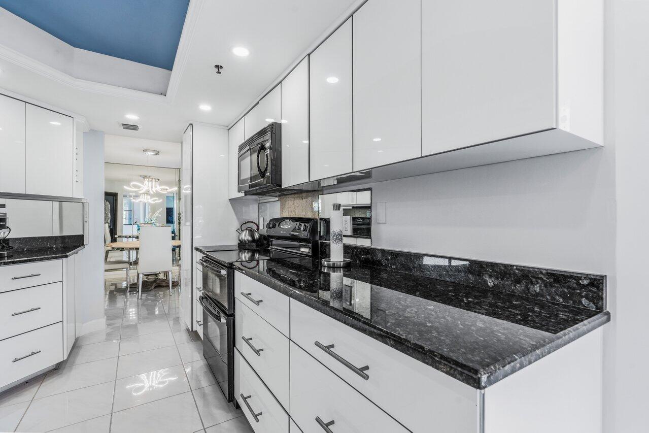 5200 N Ocean Drive 102