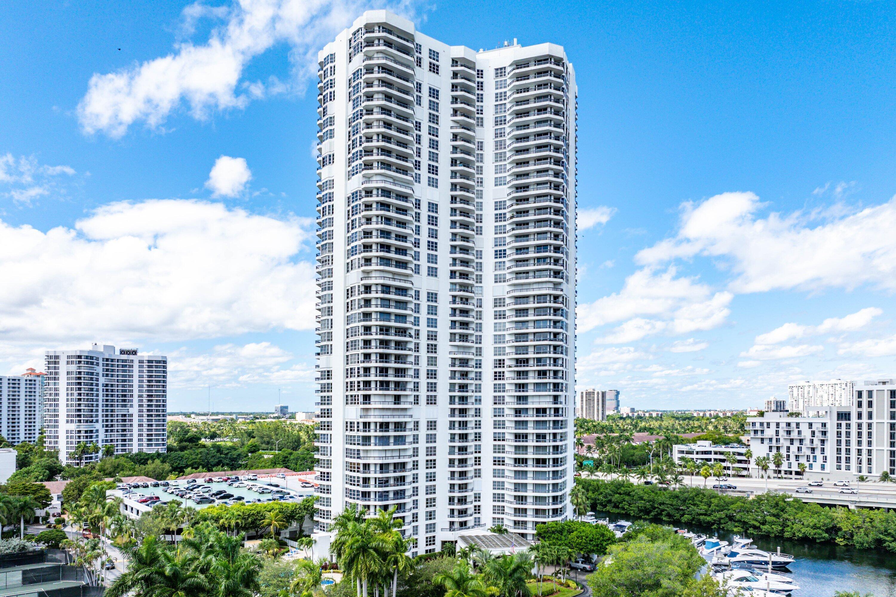 3500 Mystic Pointe Drive