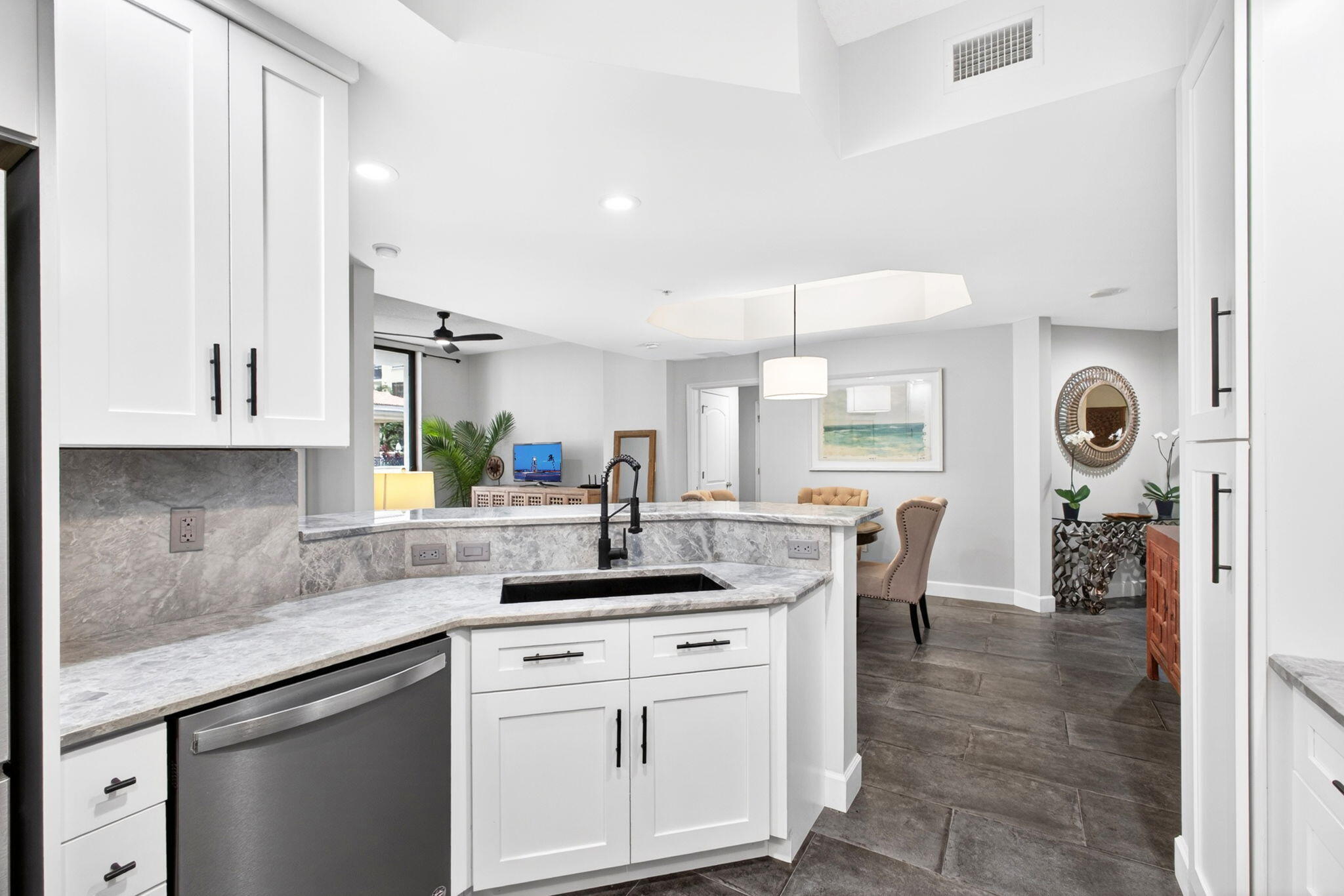 801 S Olive Avenue 614