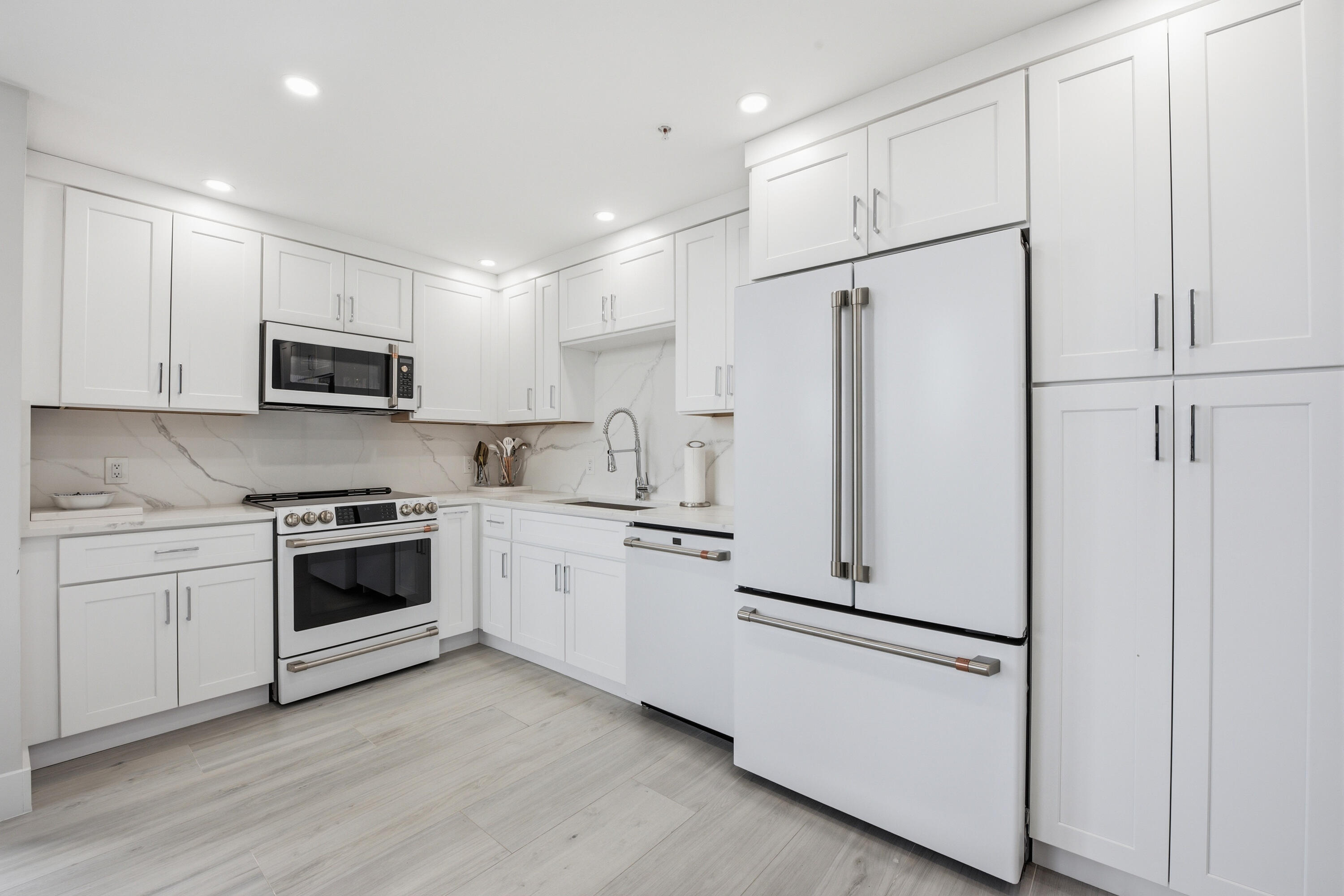 7768 Lakeside Boulevard 515