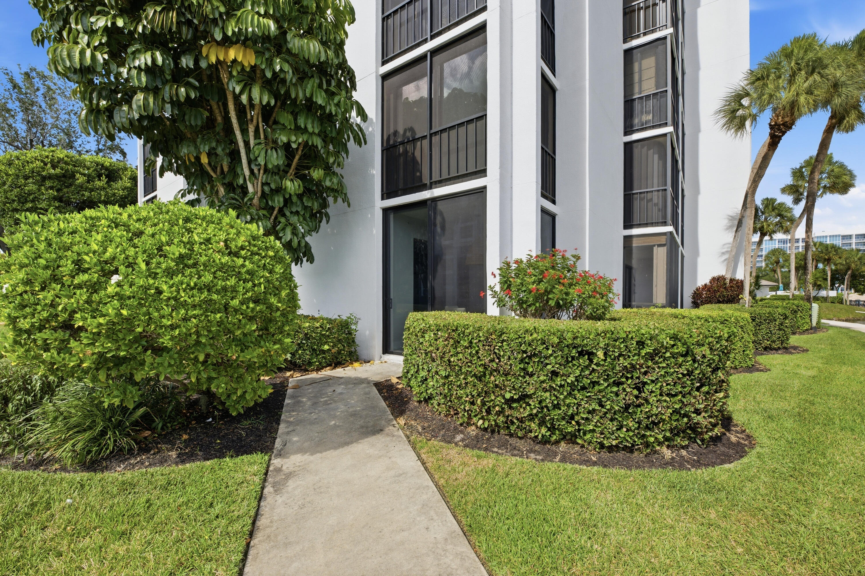 7768 Lakeside Boulevard 515
