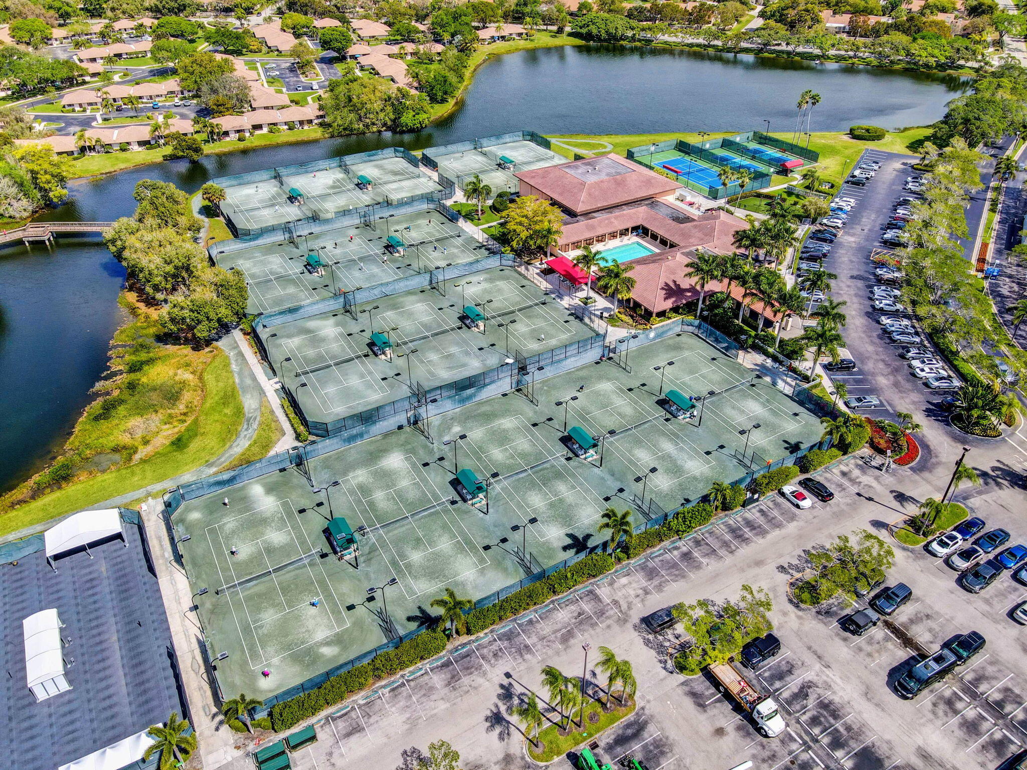 83 Sandbourne Lane