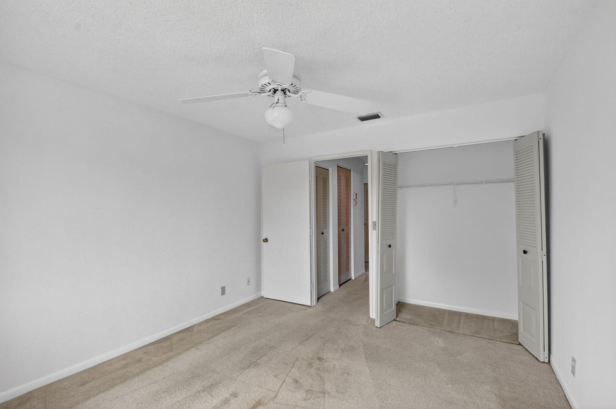 10231 N Circle Lake Drive 201