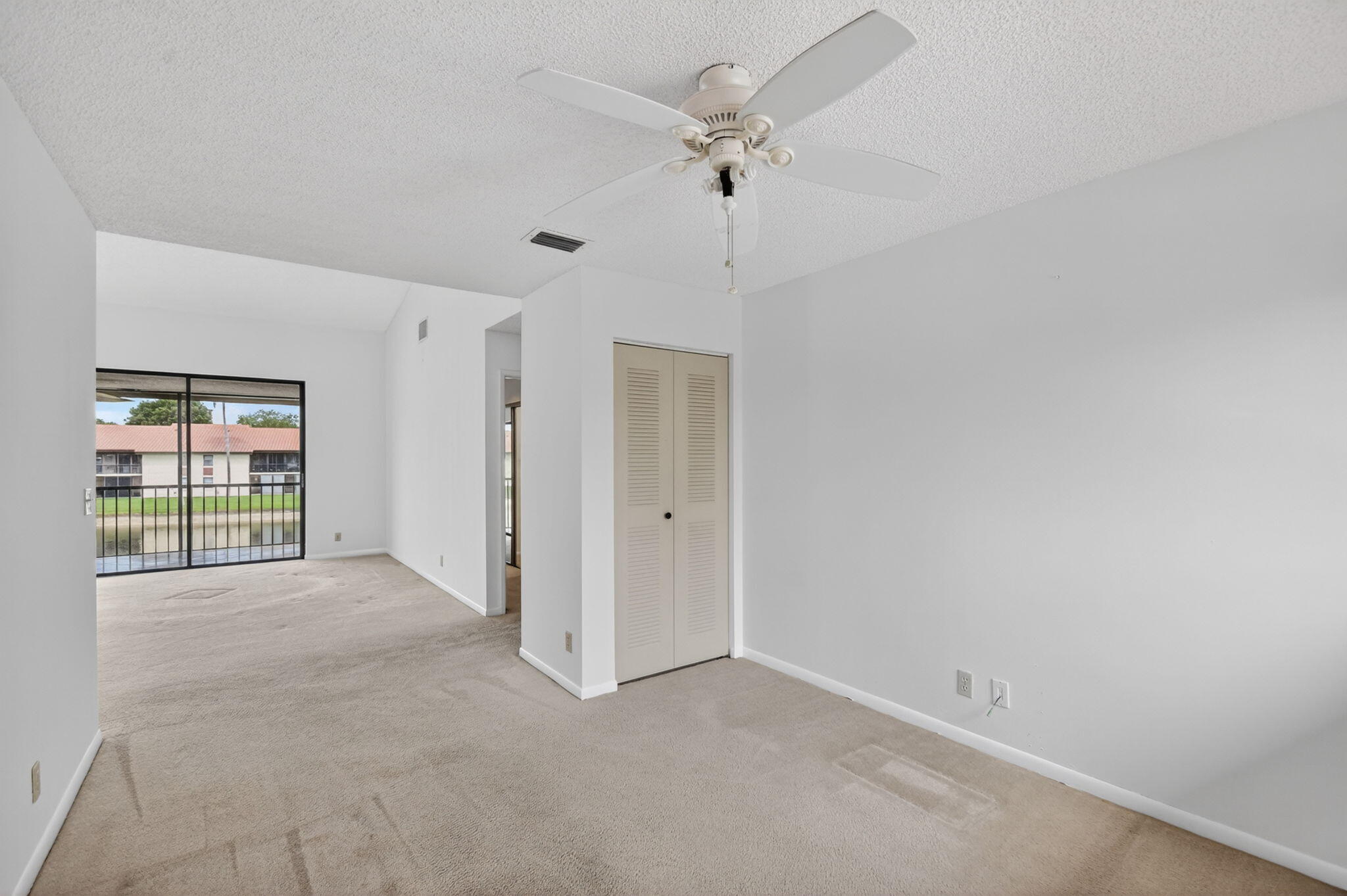 10231 N Circle Lake Drive 201