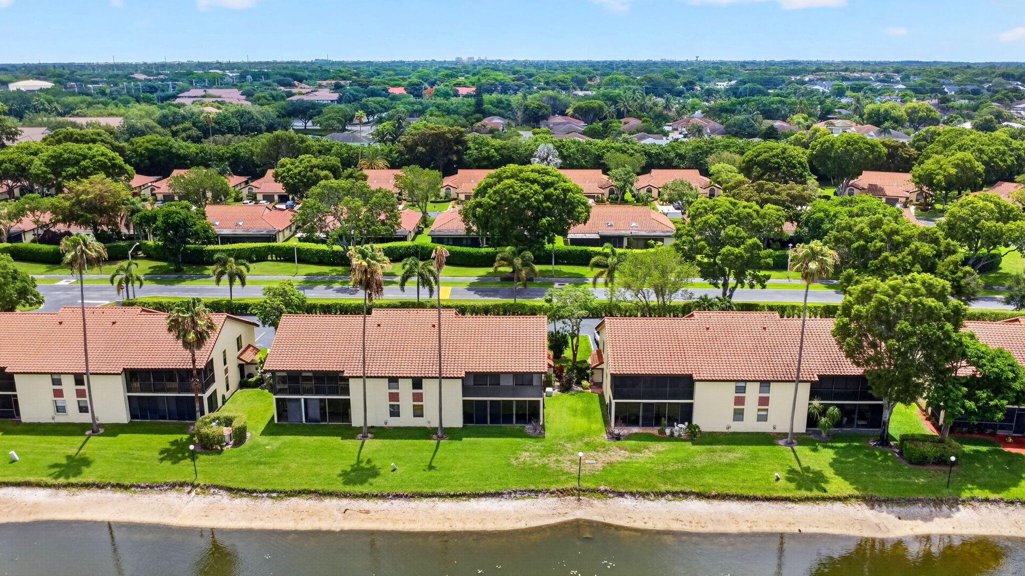 10231 N Circle Lake Drive 201