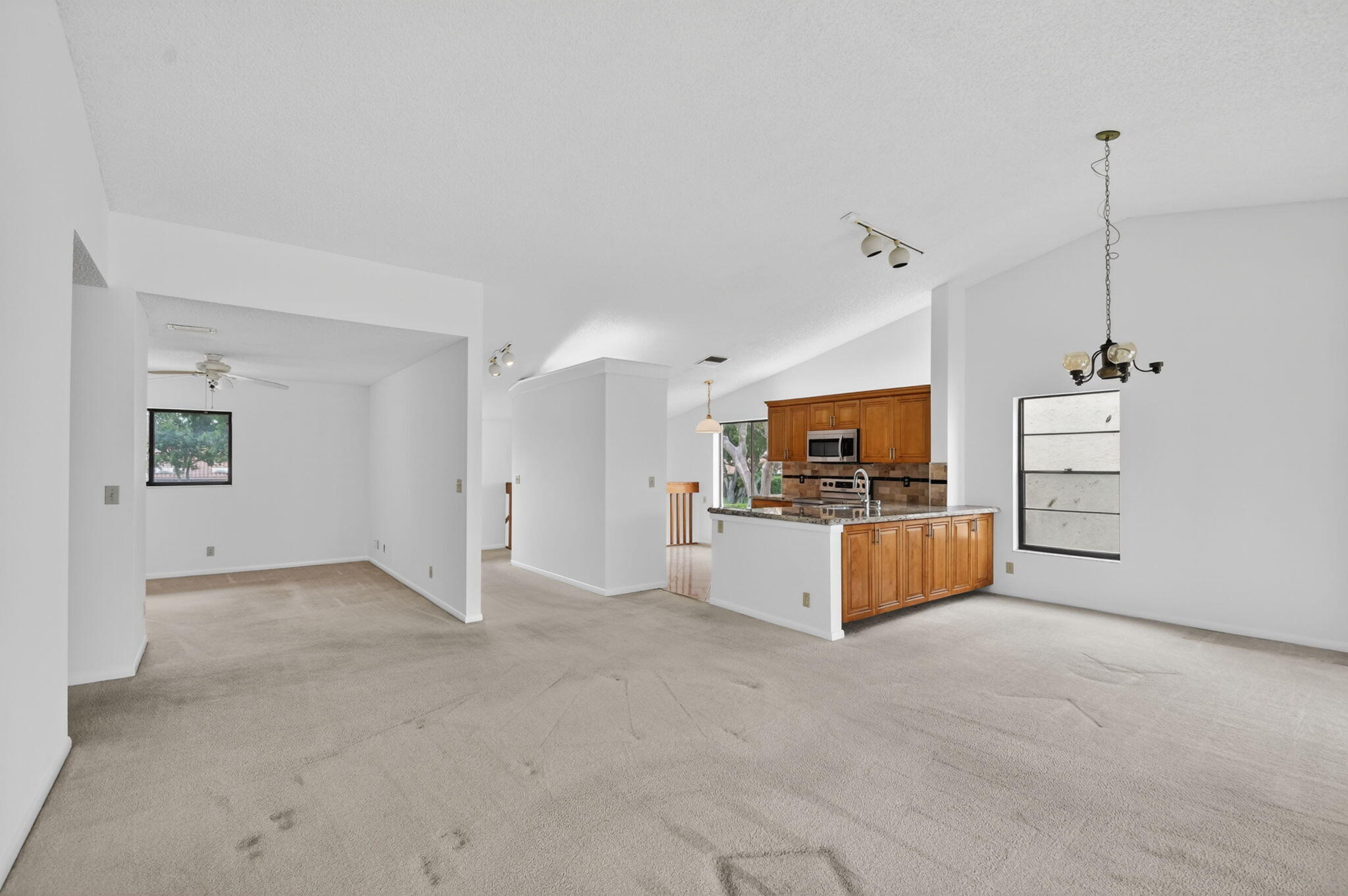 10231 N Circle Lake Drive 201