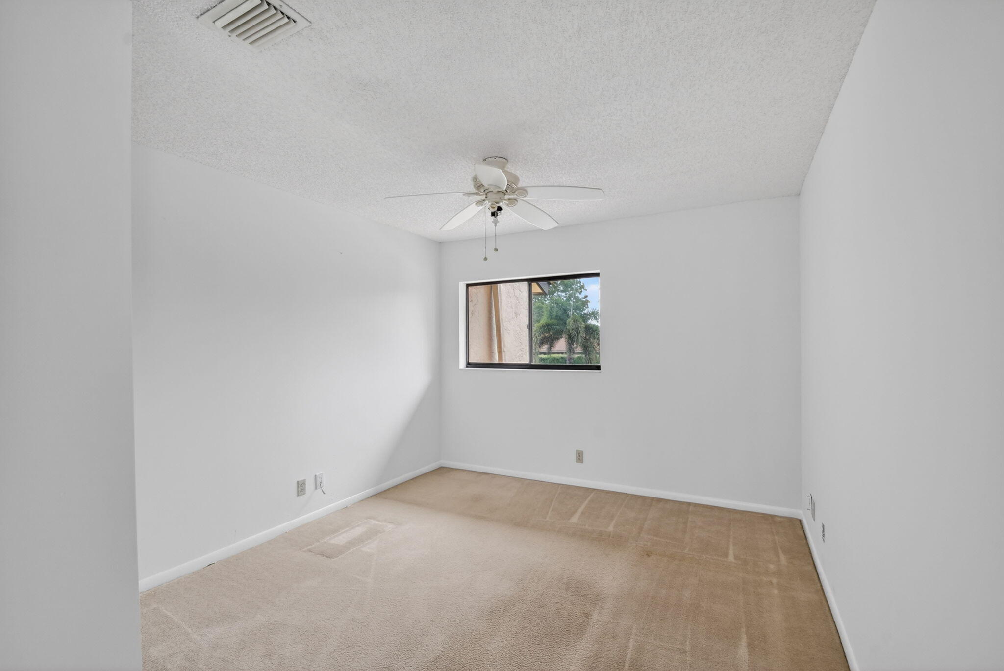 10231 N Circle Lake Drive 201