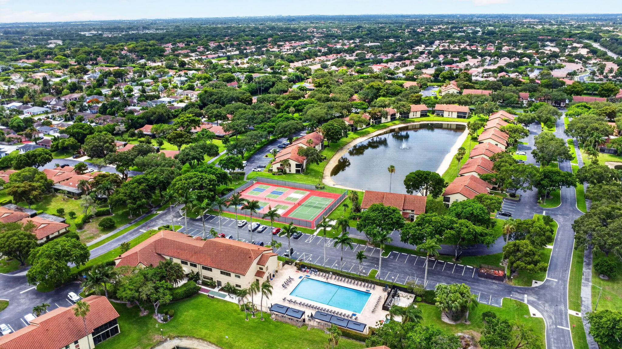10231 N Circle Lake Drive 201
