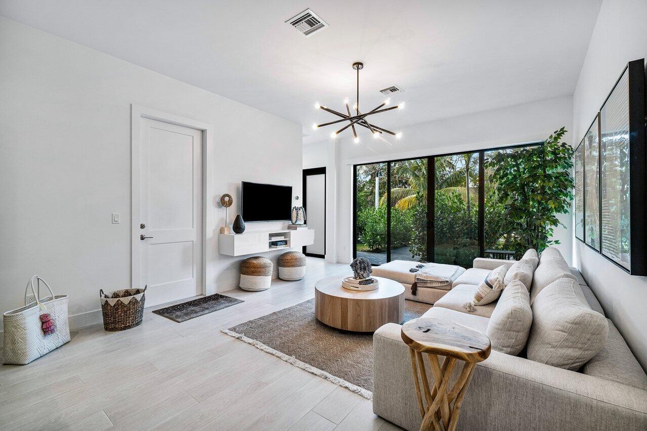 2211 Florida Boulevard A