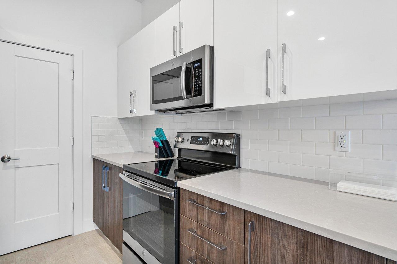 2211 Florida Boulevard A