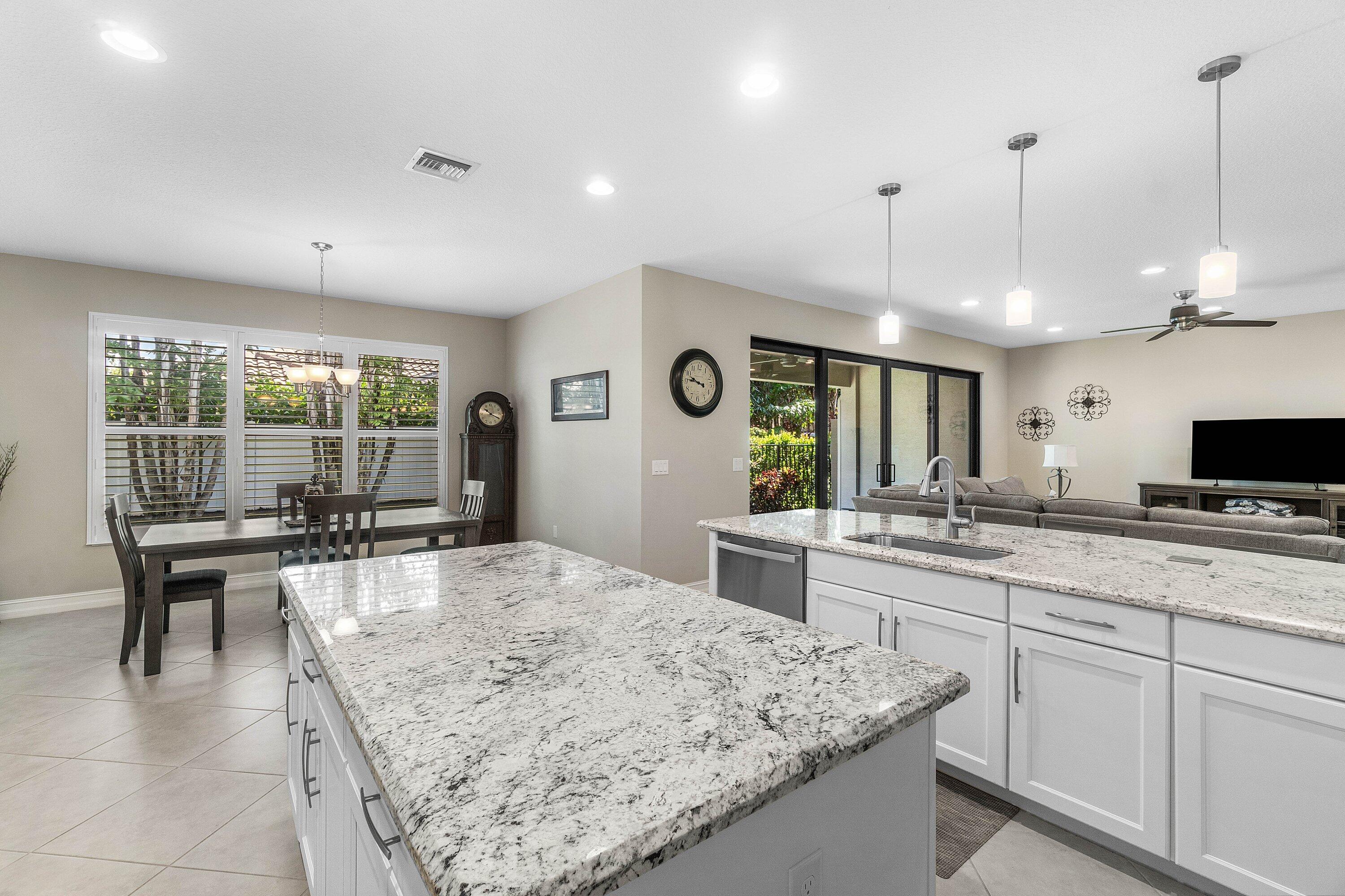 8109 Snowflake Obsidian Trail