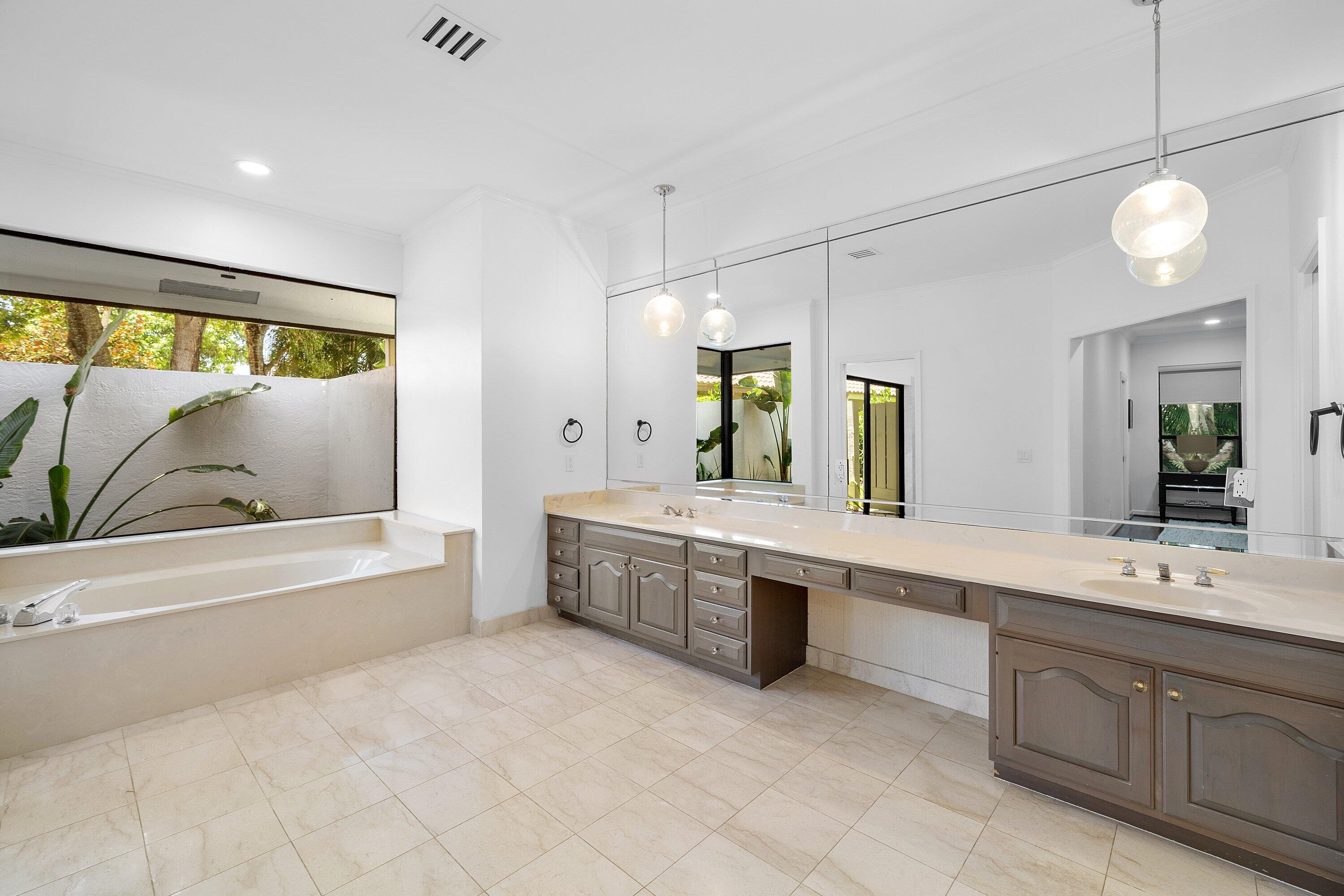 3235 Hyde Circle
