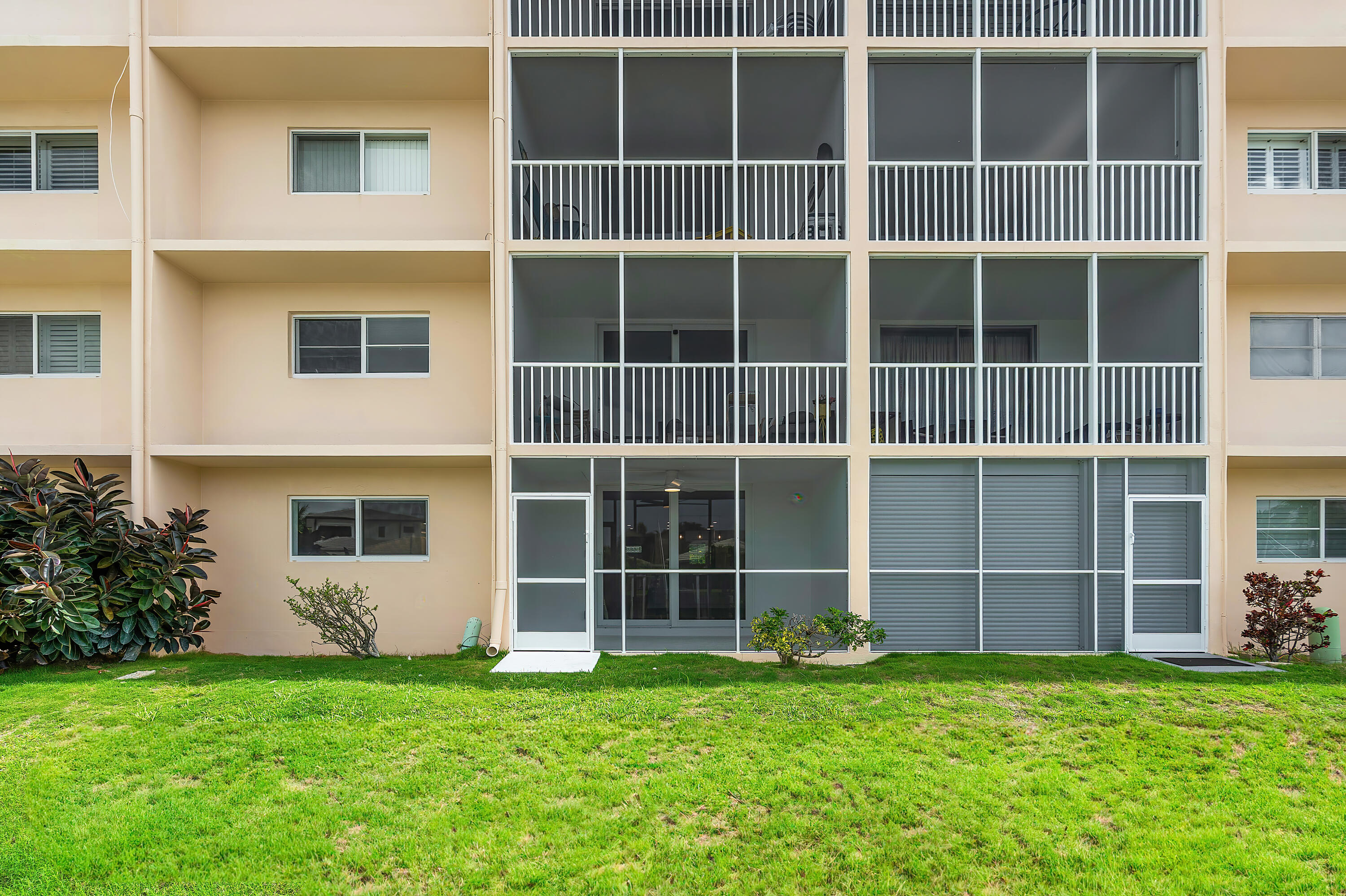 750 NE Spanish River Boulevard 1090