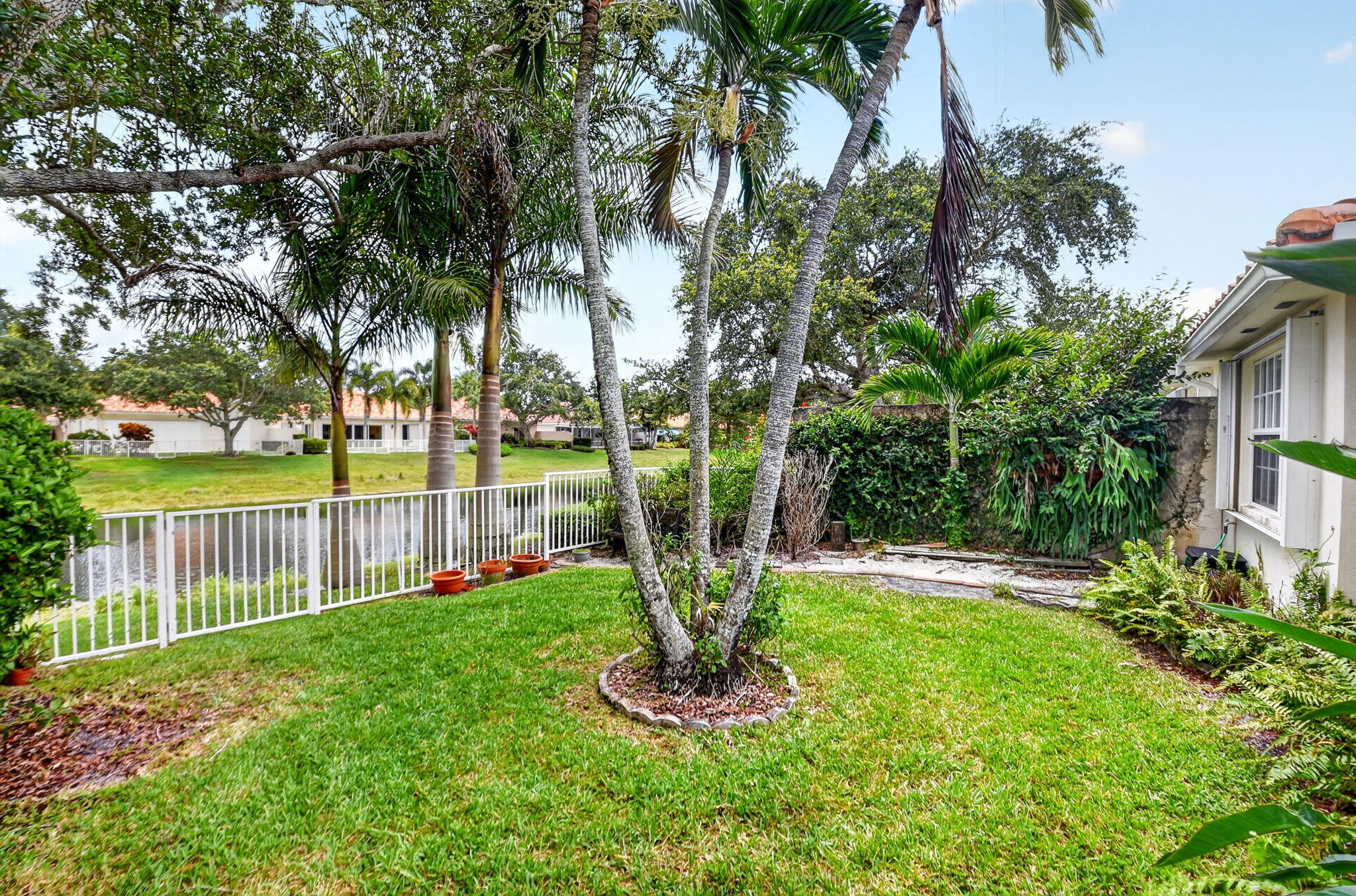 2774 Livingston Lane