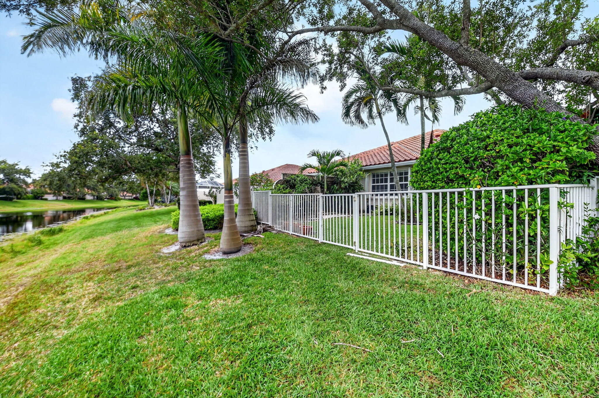 2774 Livingston Lane