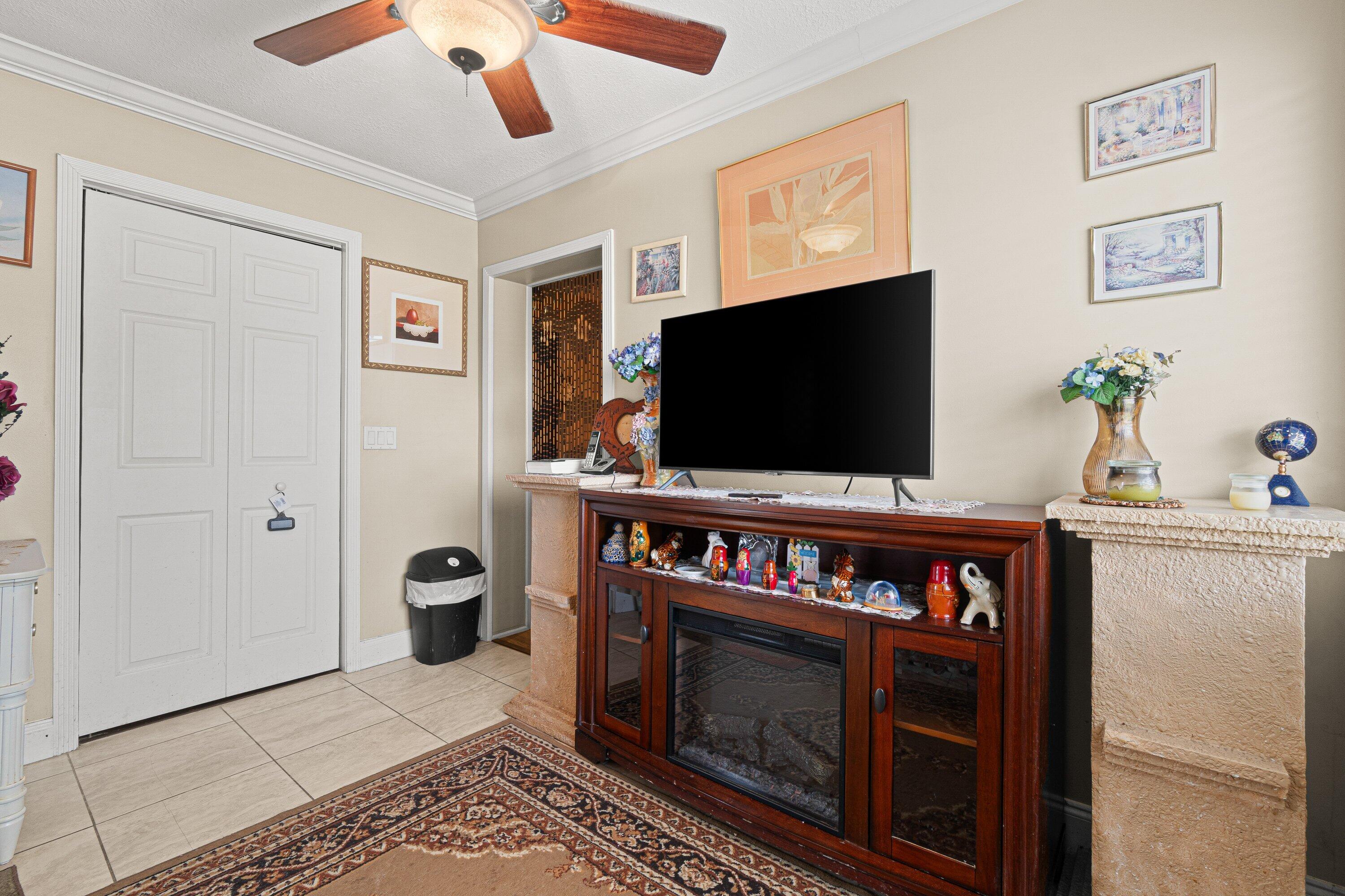 526 Shady Pine Way D2
