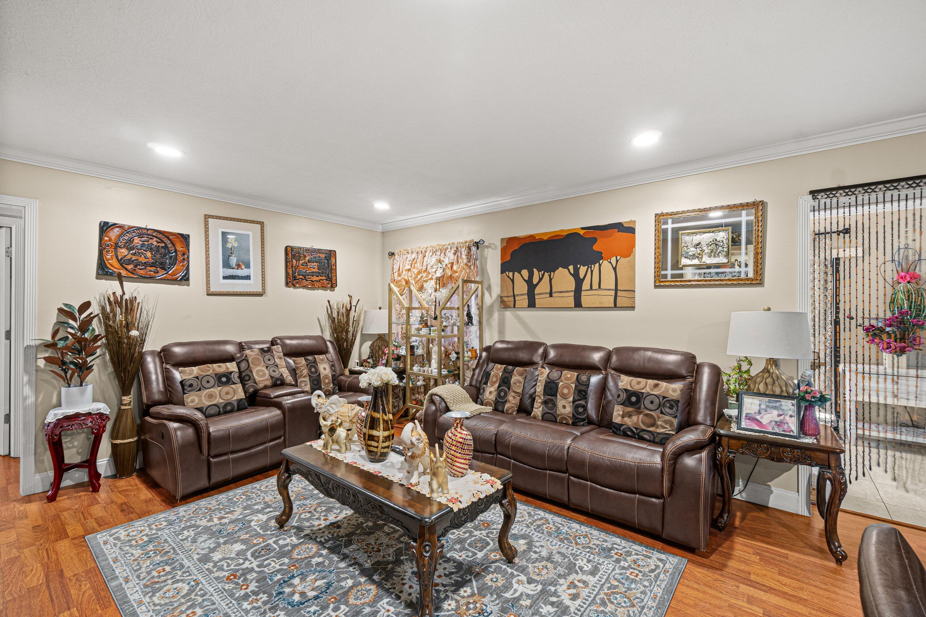 526 Shady Pine Way D2