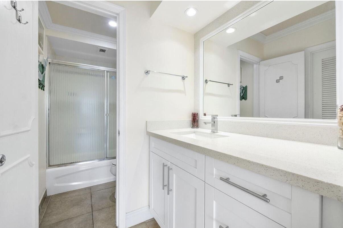1500 S Ocean Boulevard 706, Lauderdale-By-The-Sea Unit: 706