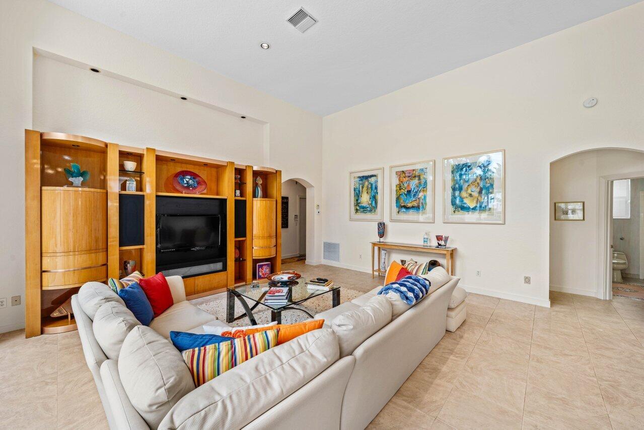 5785 Regency Circle E