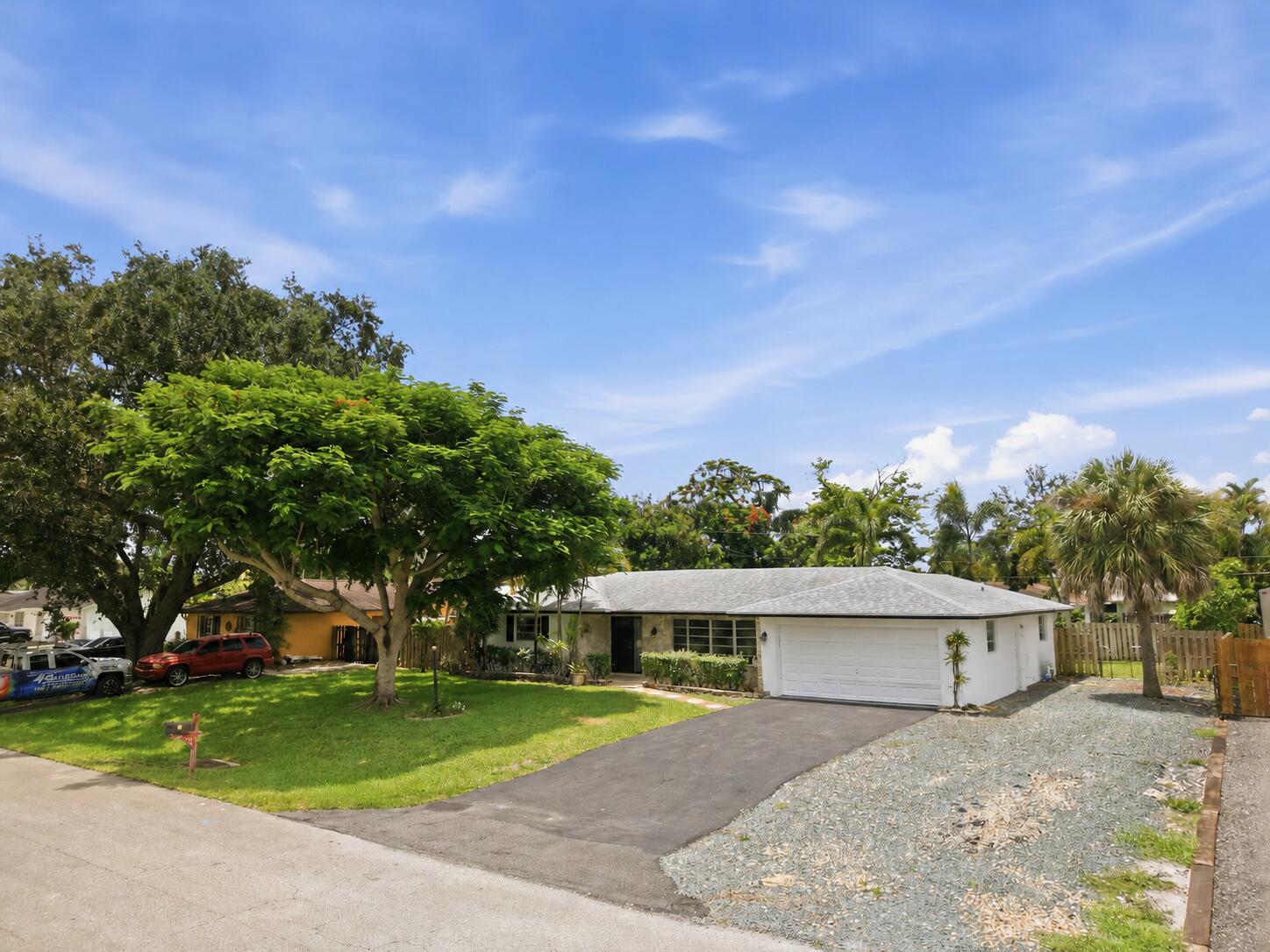 31 W Coconut Drive