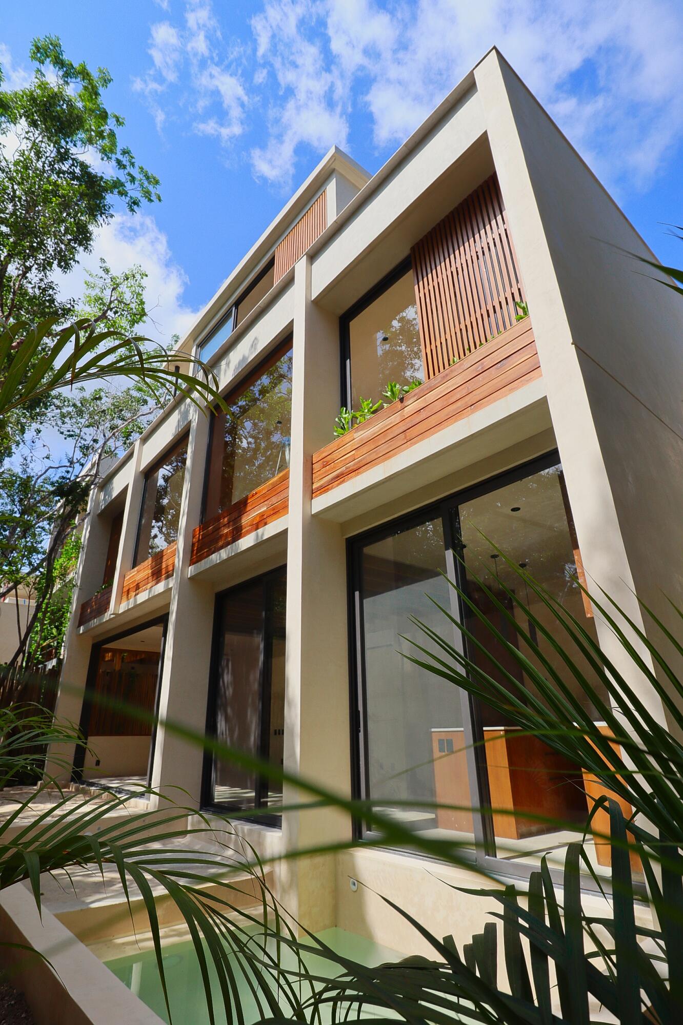 Amari 10 Avenida Norte & Calle Palma Unit 16h Selva