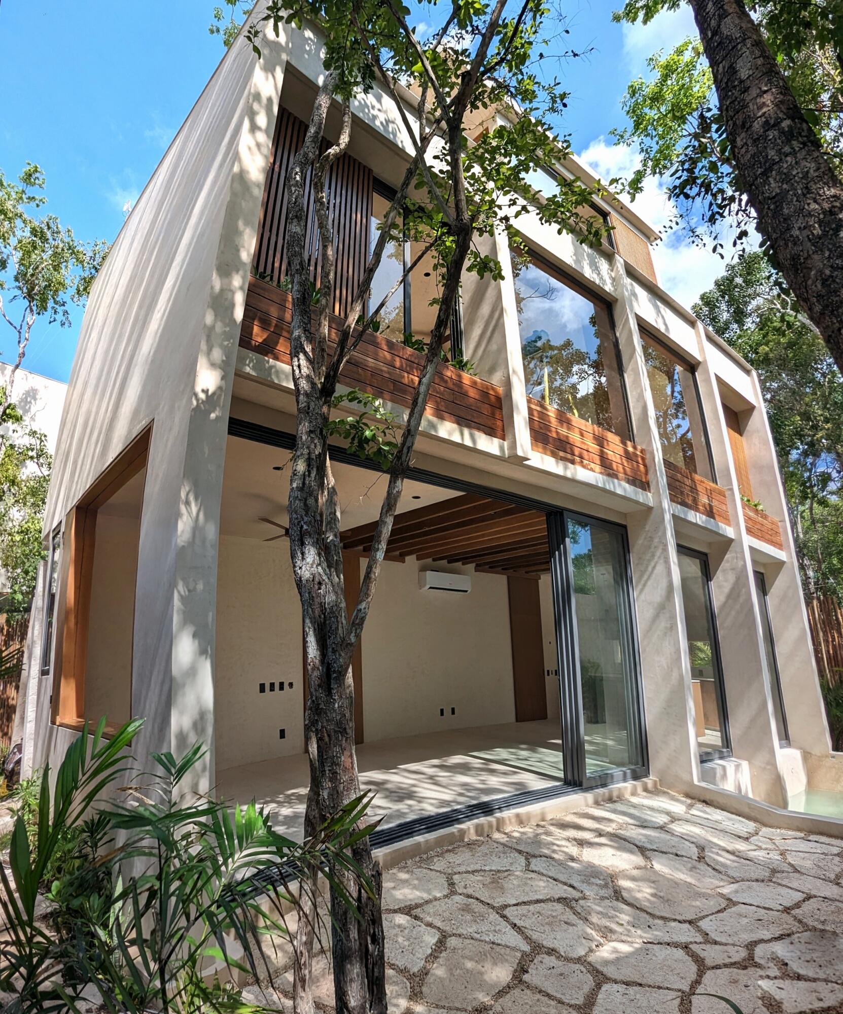 Amari 10 Avenida Norte & Calle Palma Unit 16h Selva