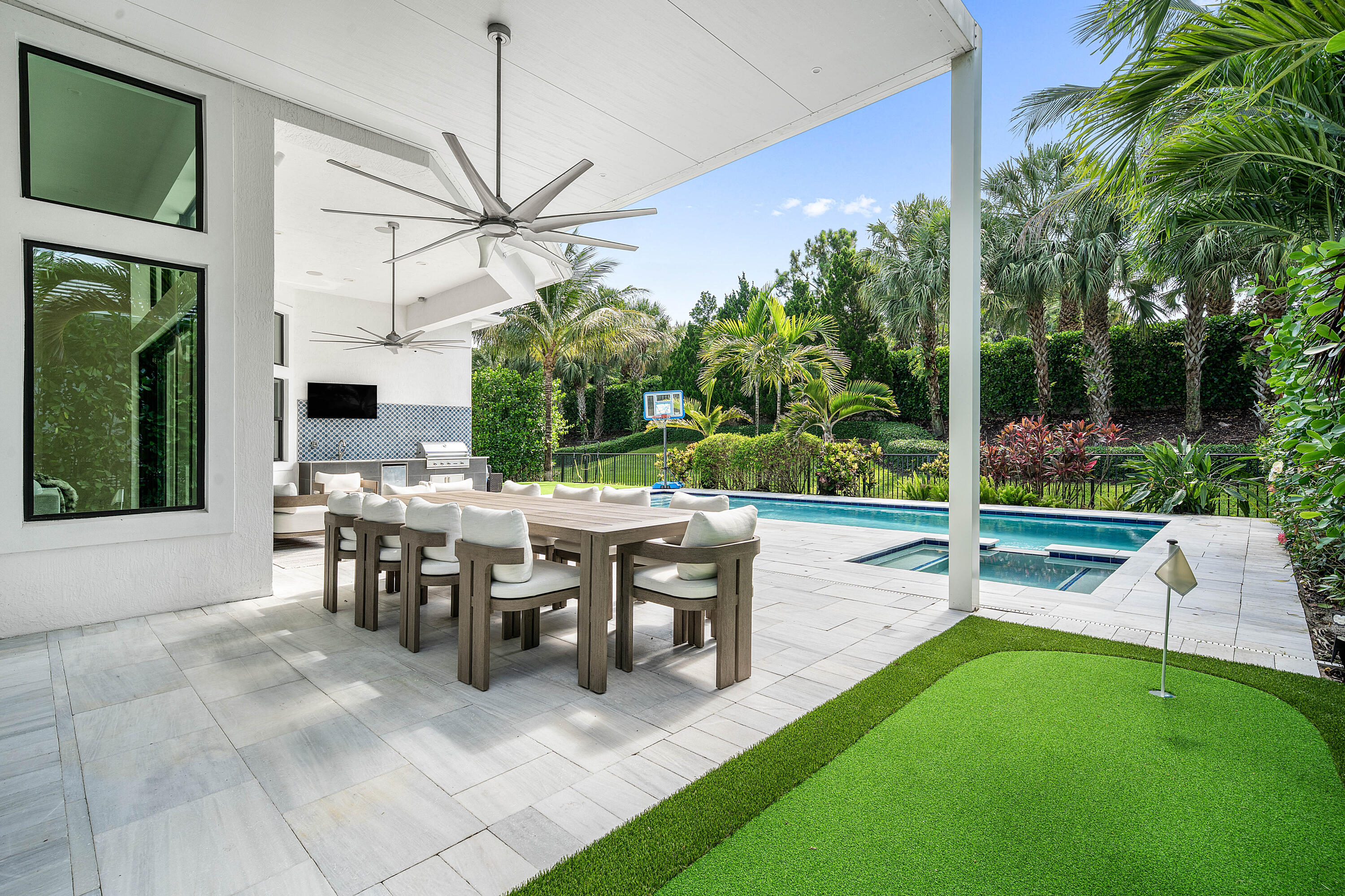 7409 NW 25th Terrace