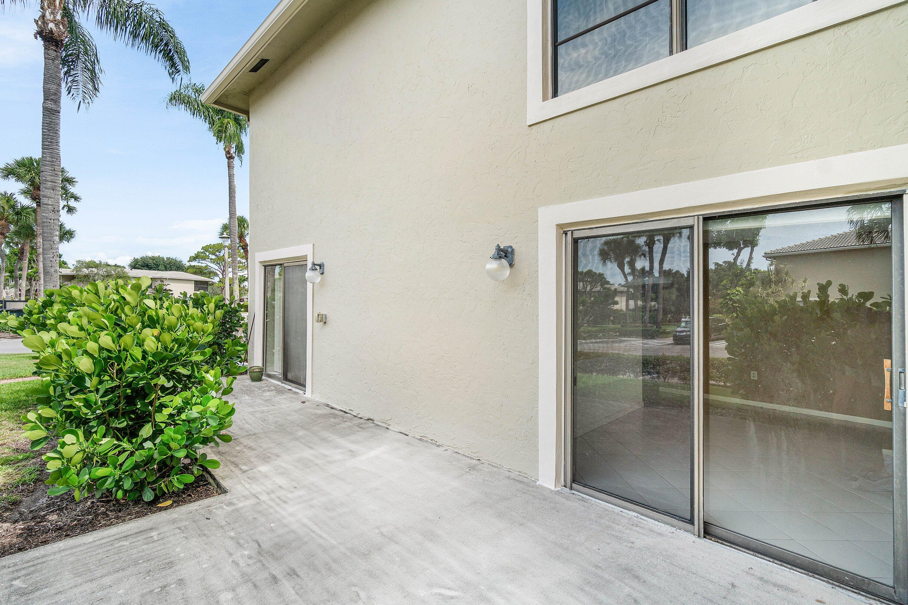 3 Stratford Drive E G