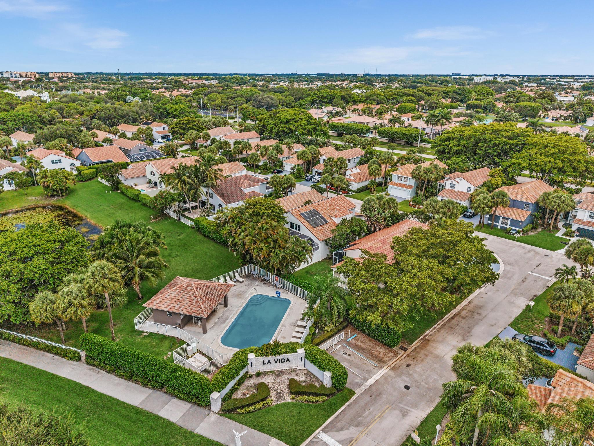 6207 La Vida Terrace