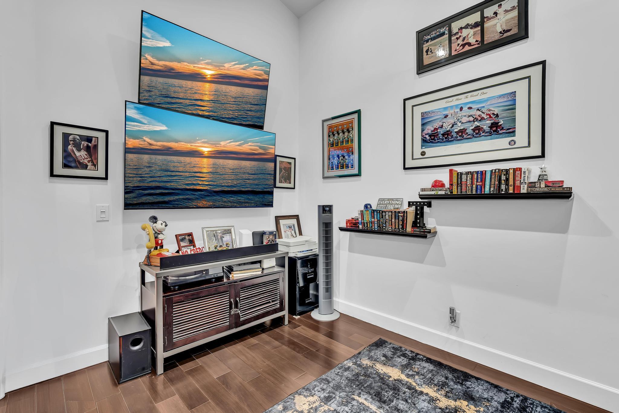 6207 La Vida Terrace