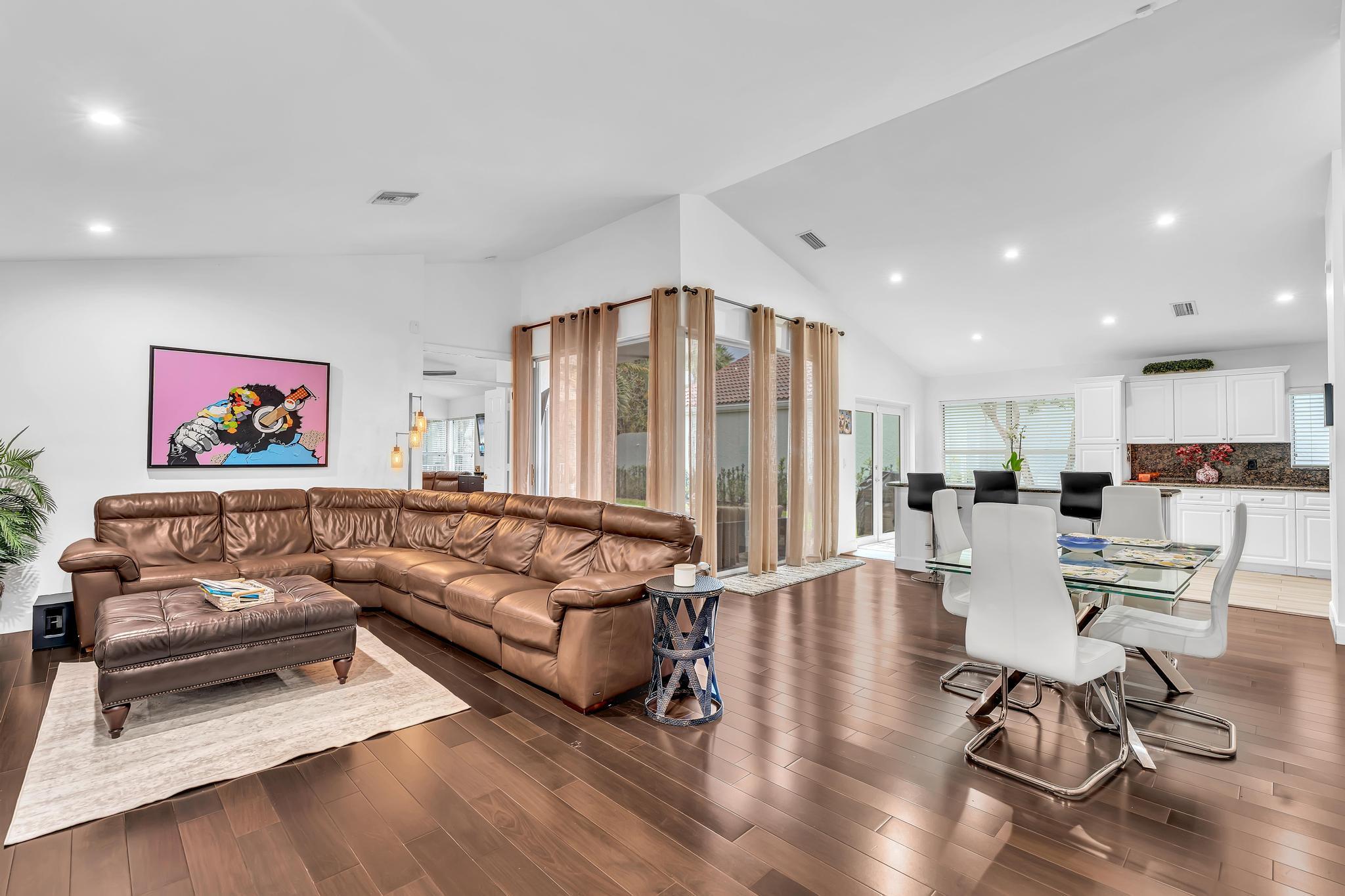 6207 La Vida Terrace