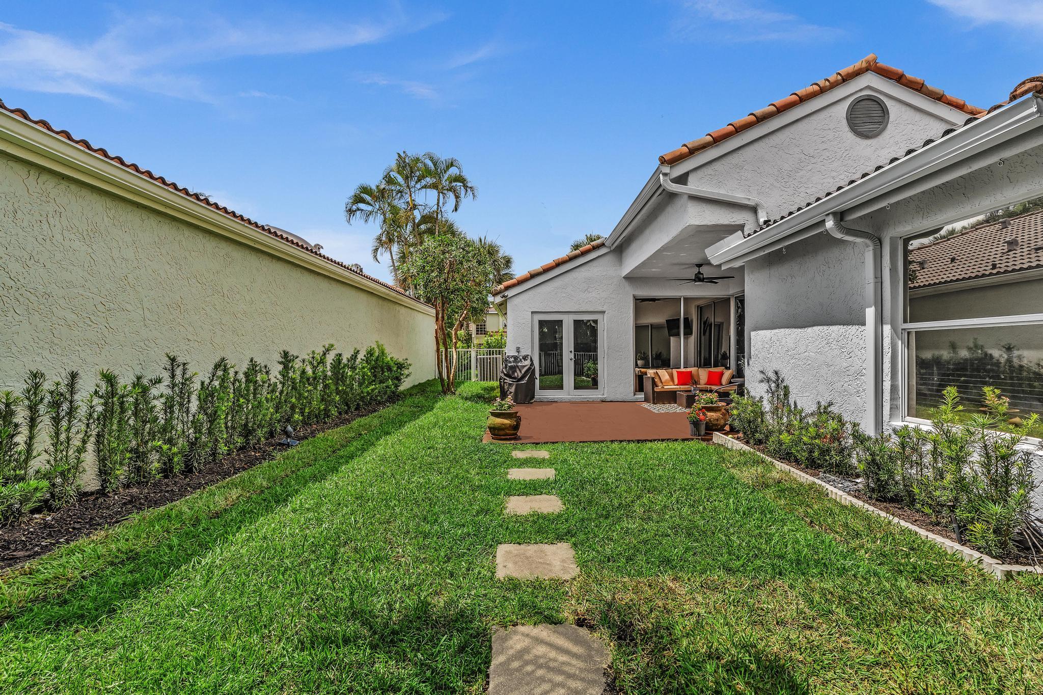 6207 La Vida Terrace