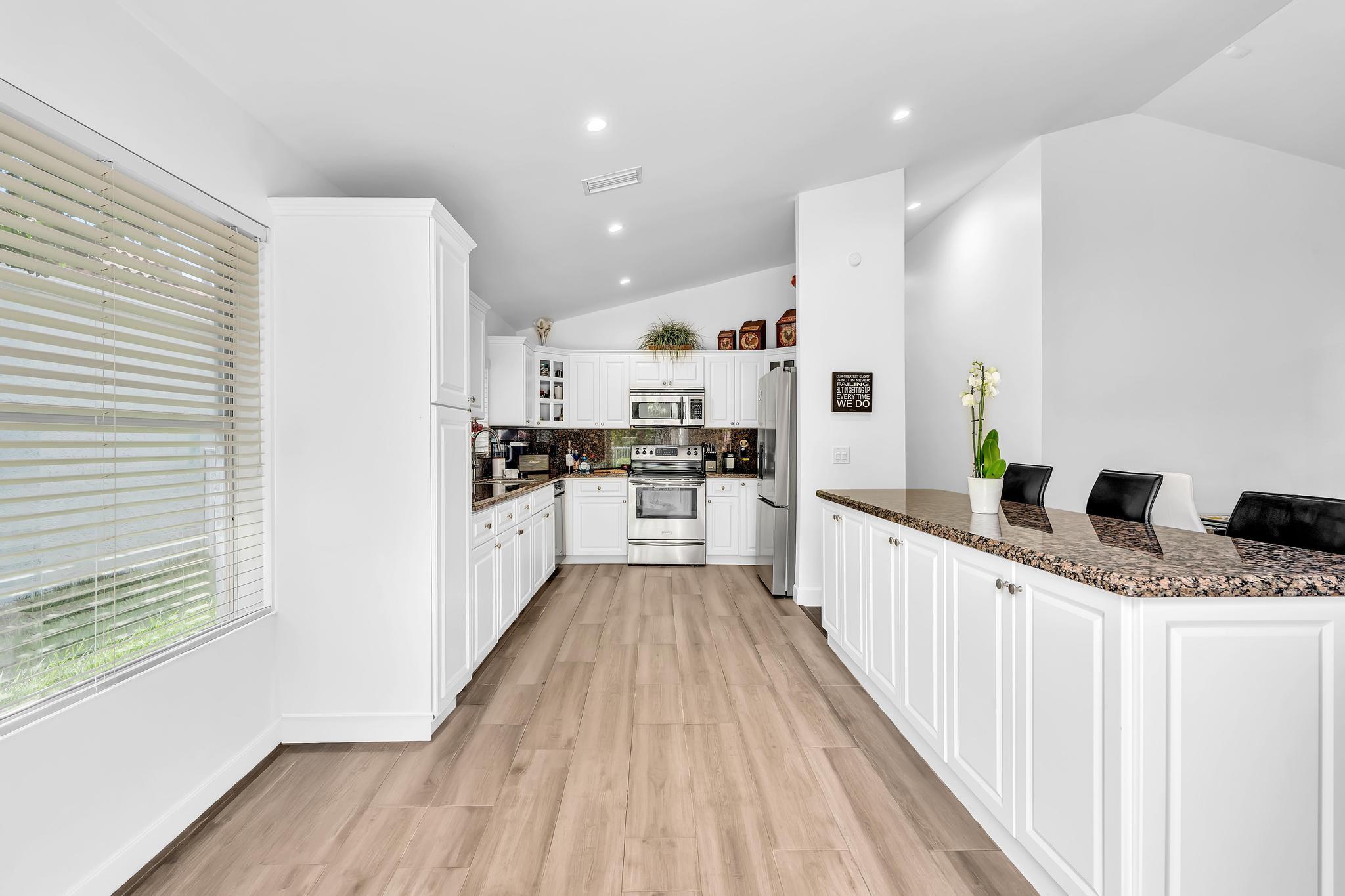 6207 La Vida Terrace