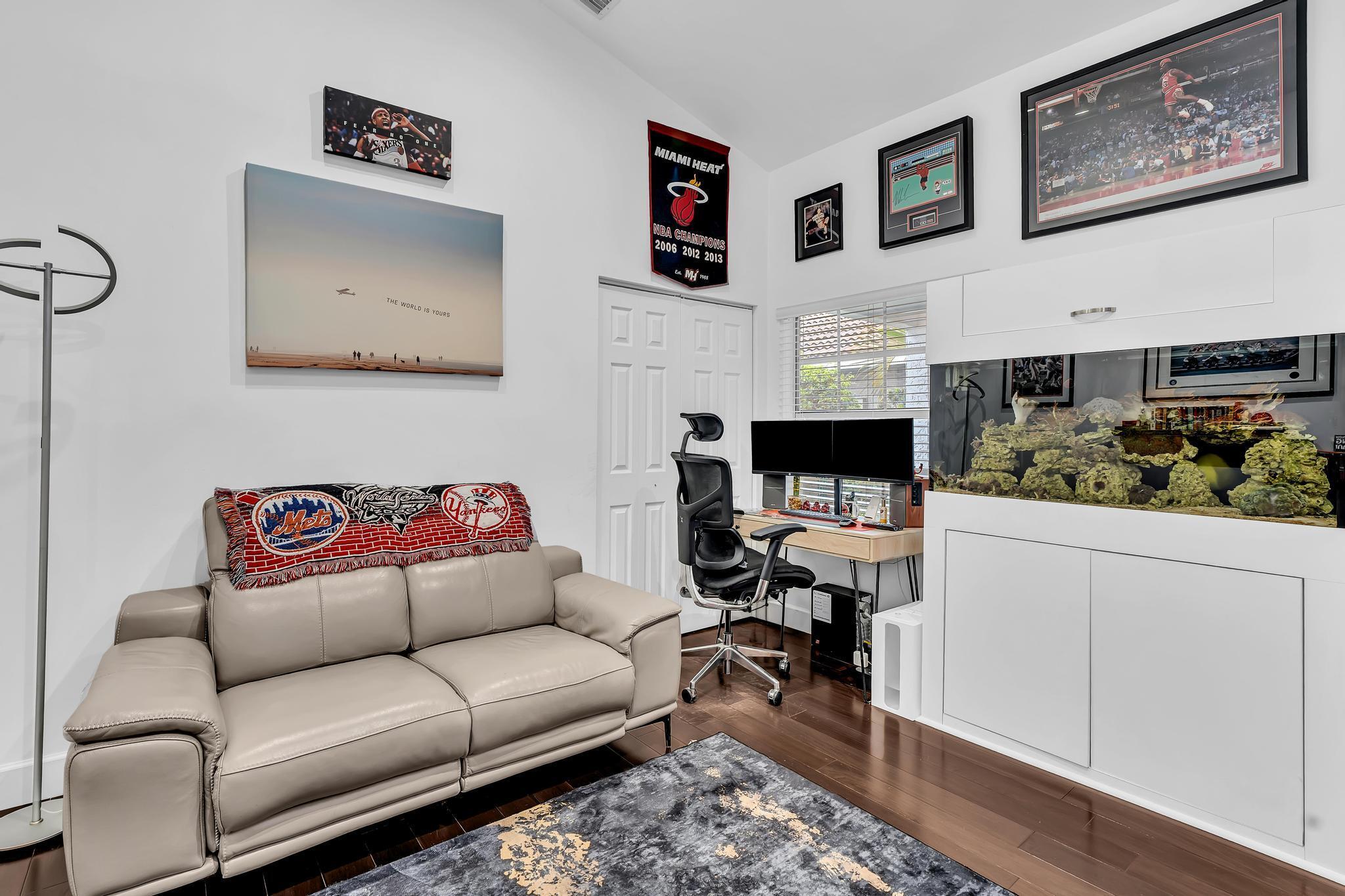 6207 La Vida Terrace