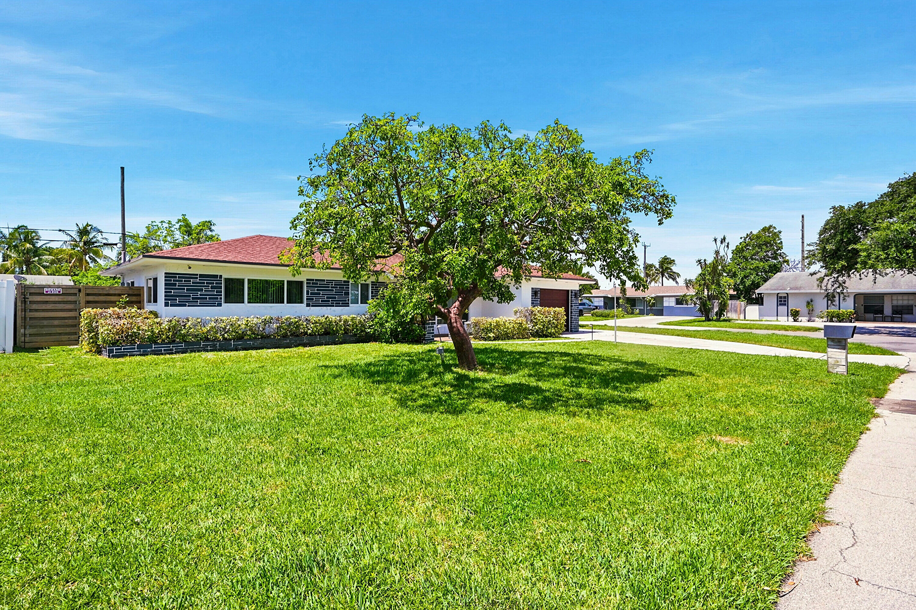 200 NE 28th Terrace
