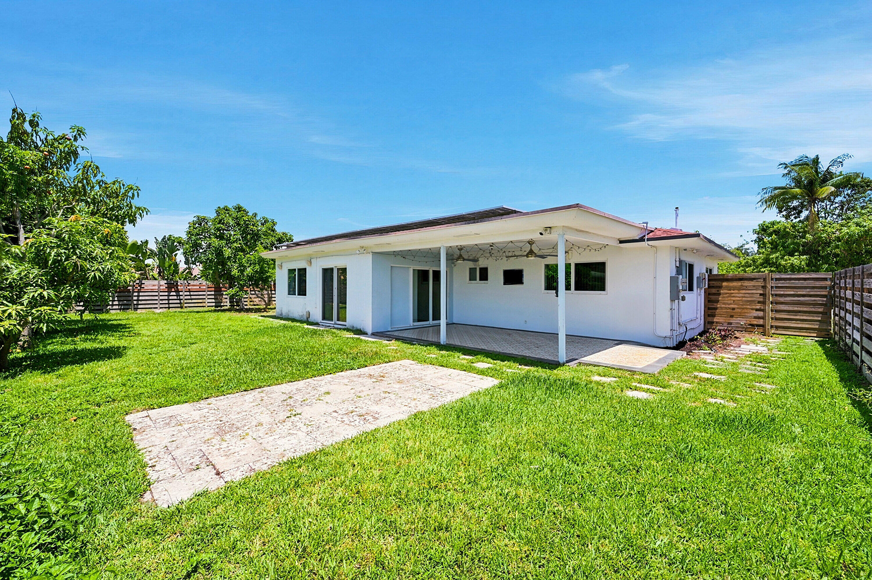 200 NE 28th Terrace