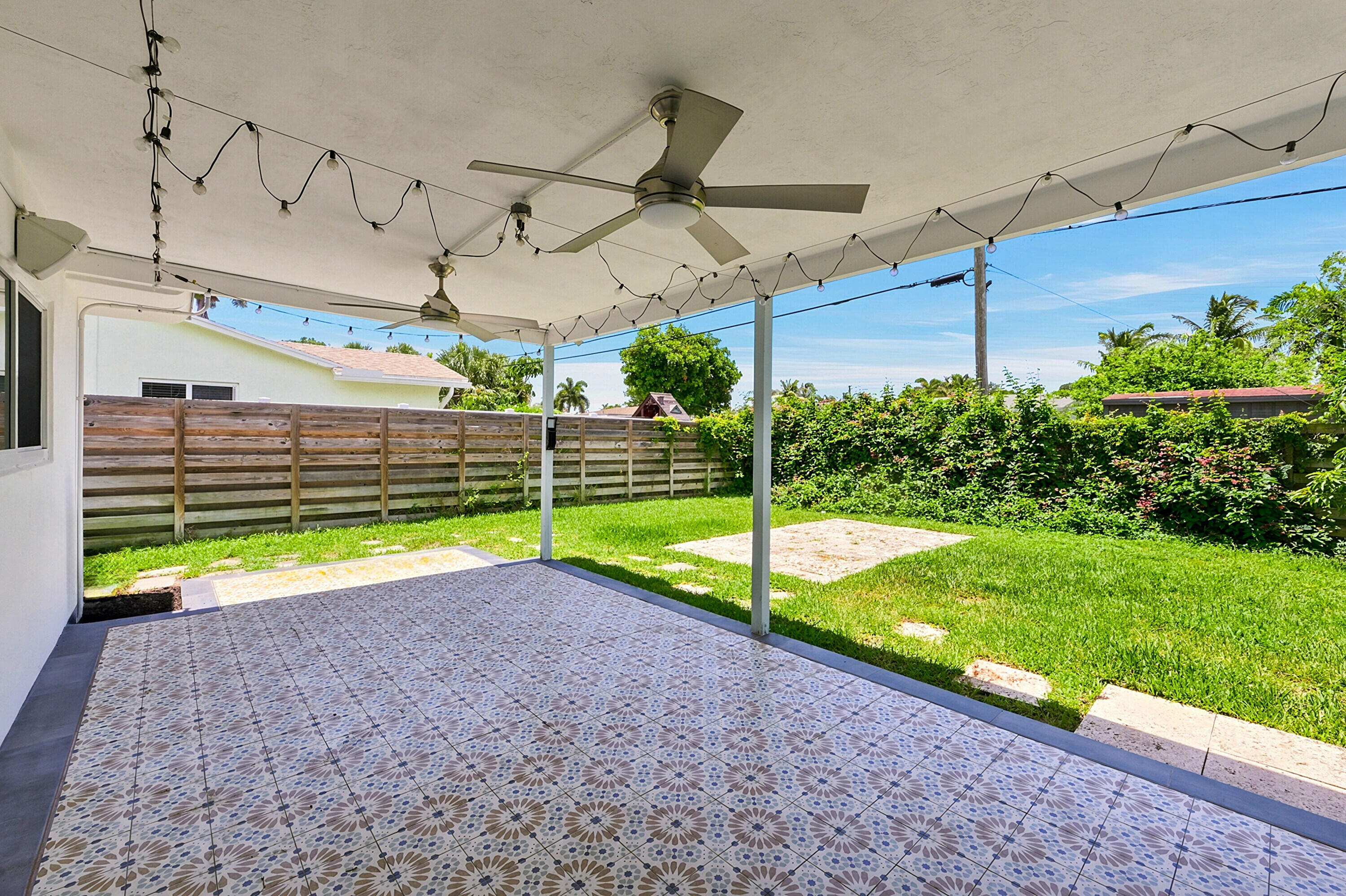 200 NE 28th Terrace