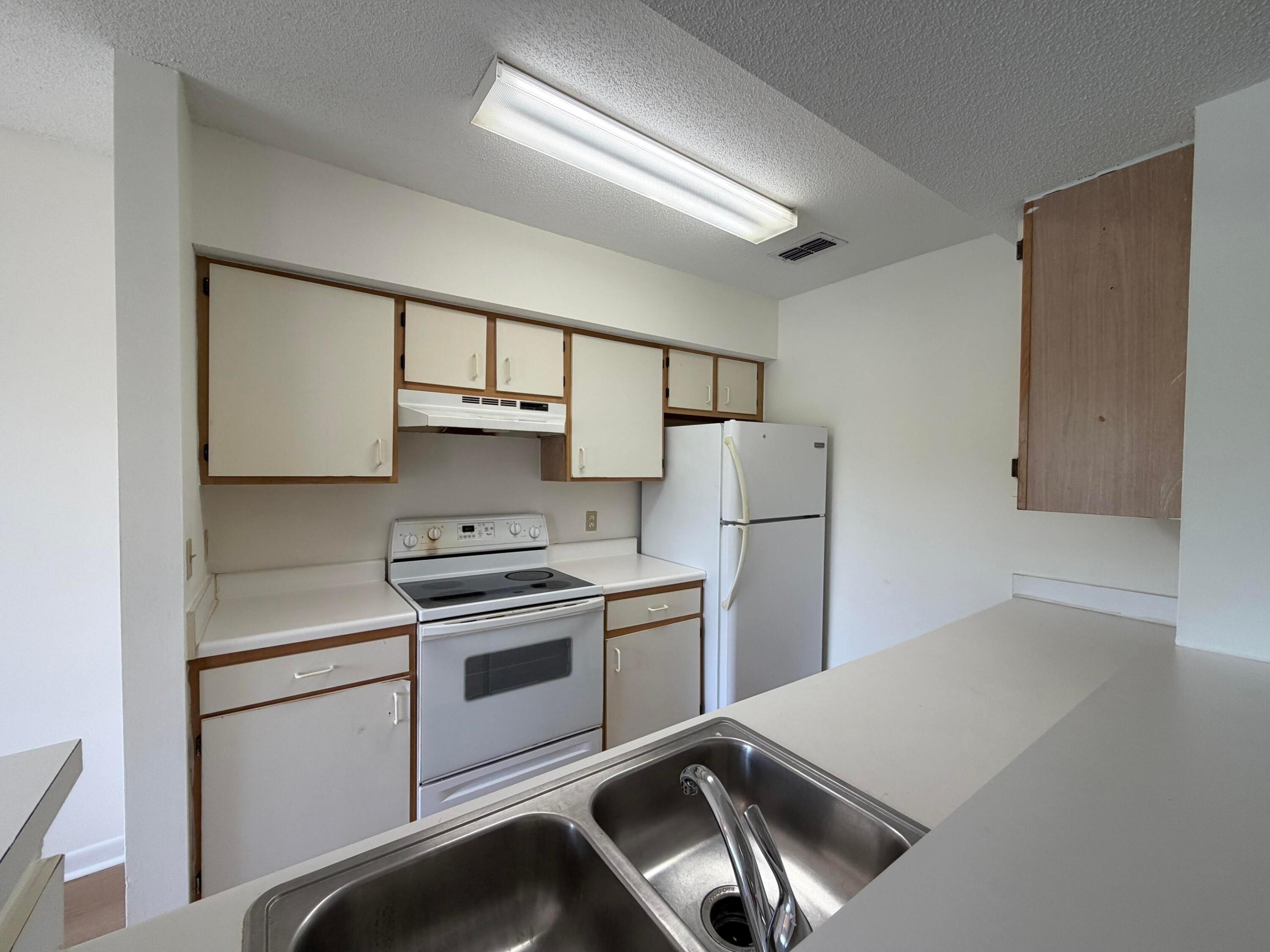 815 W Boynton Beach Boulevard Unit: 12-203