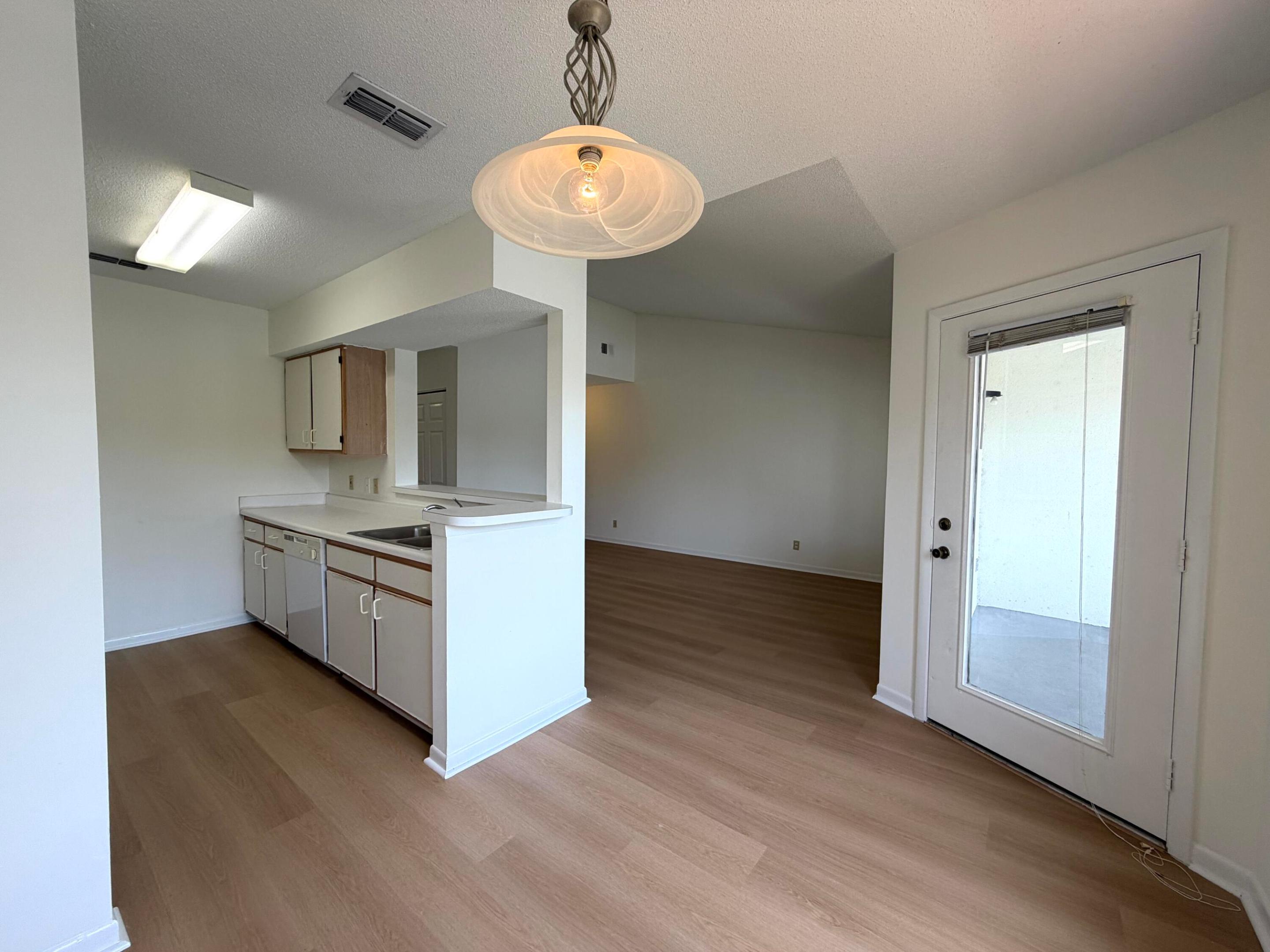 815 W Boynton Beach Boulevard Unit: 12-203