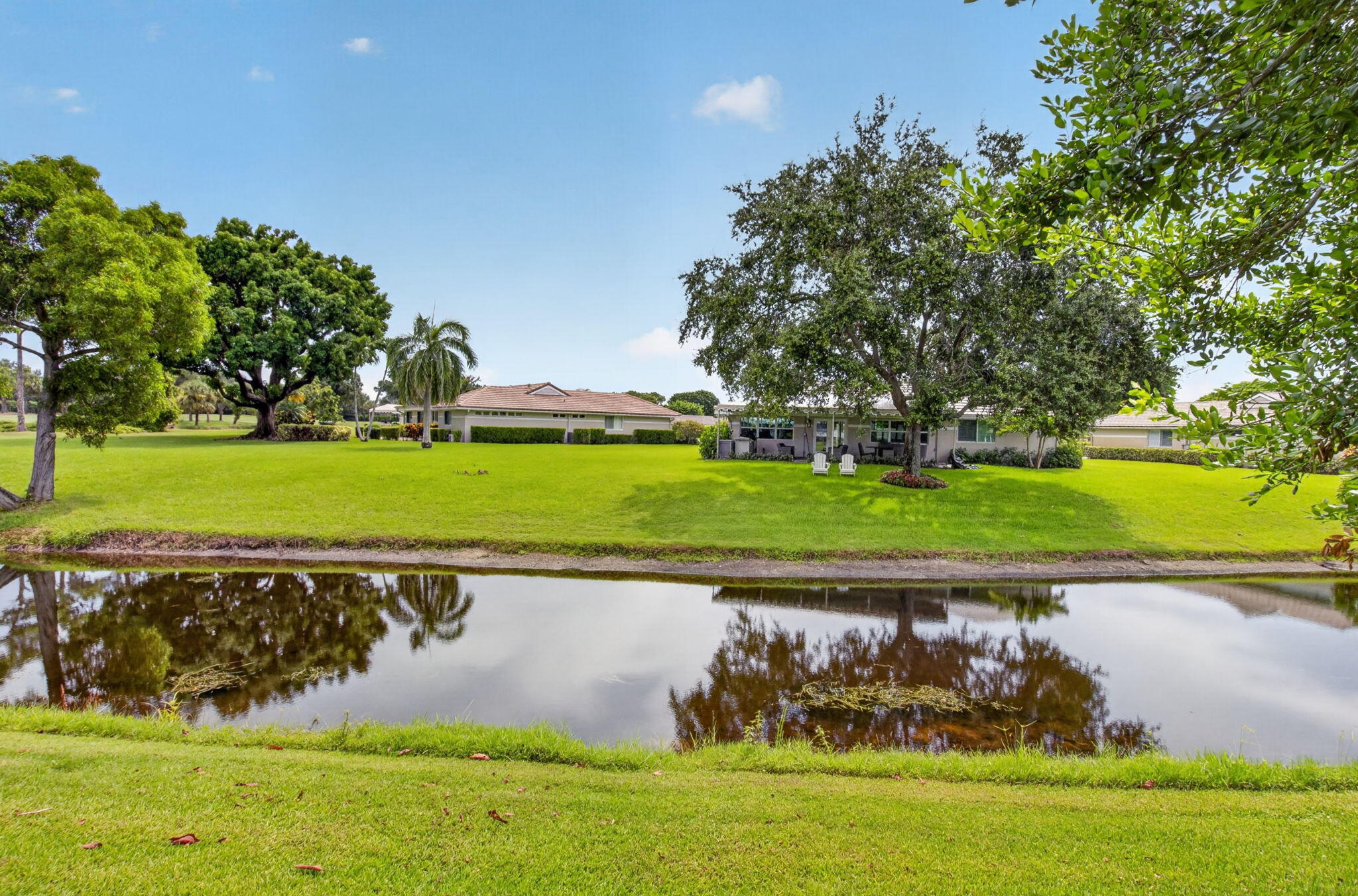 15 Holly Villas